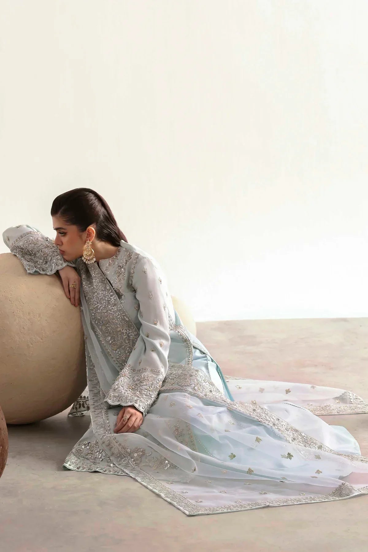 Akbar Aslam – Fawn Style