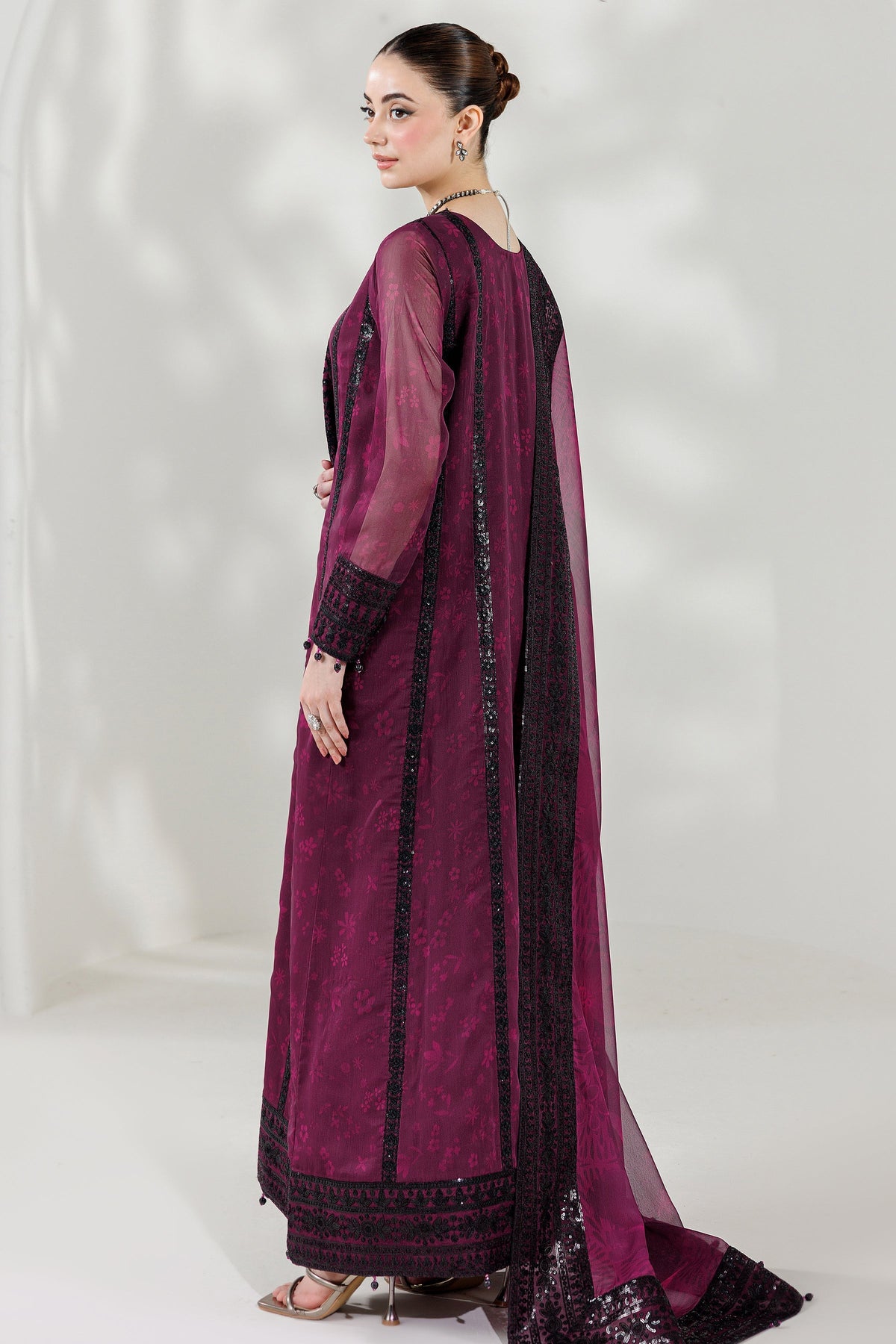Farasha – Violet Eclips Style