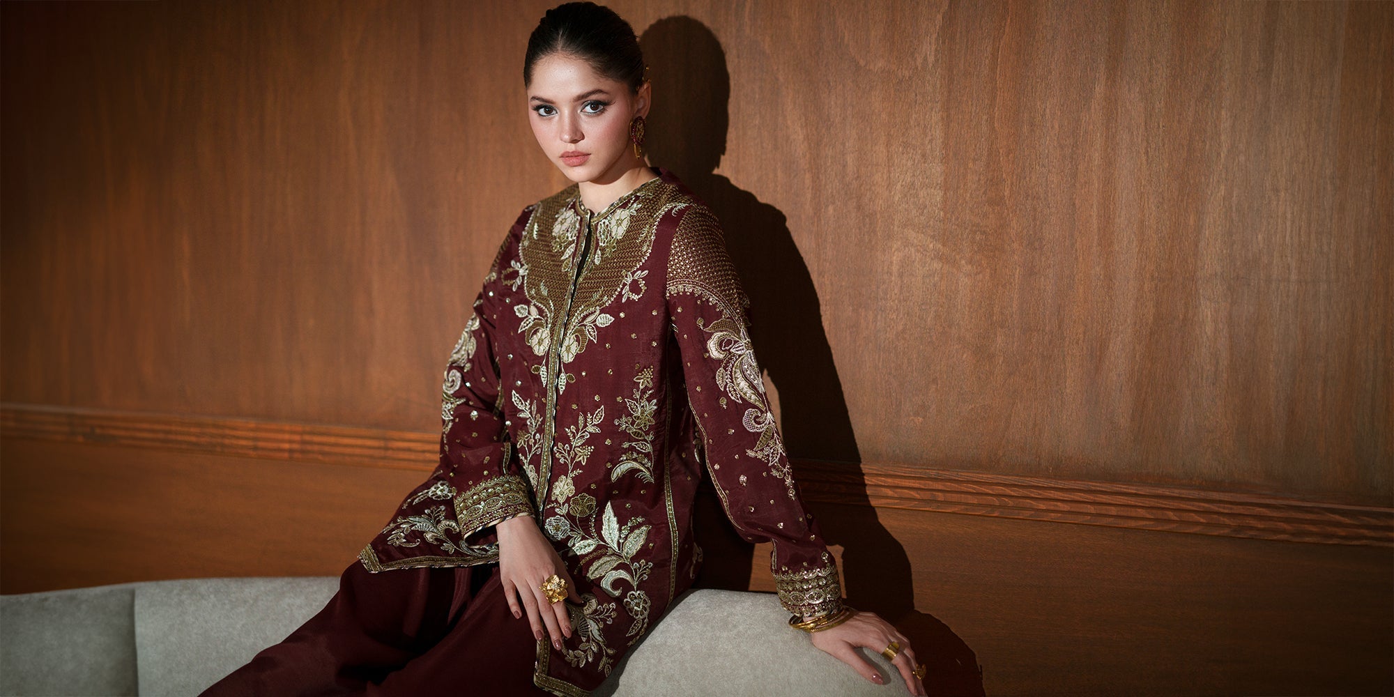 EMBROIDERED SUIT (E1077/104/415)