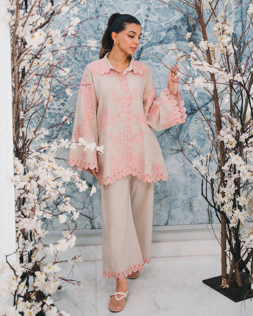 https://cdn.shopify.com/s/files/1/0643/9449/4197/files/2_5200712c-21e9-42d8-8d5c-b66eb8debdac.jpg?v=1728994475