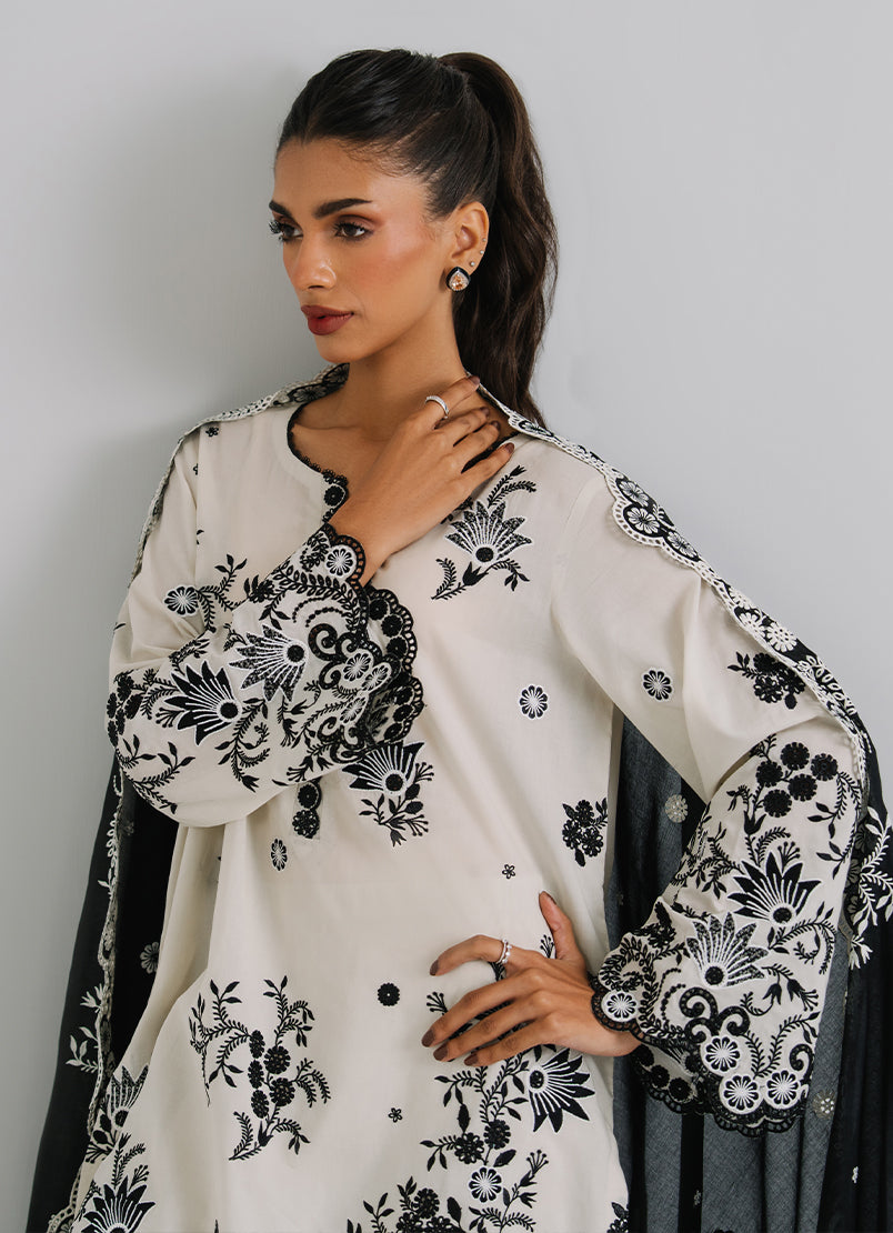https://cdn.shopify.com/s/files/1/0418/6429/8657/files/2_e0def155-760f-4554-9e85-3ef2e66b53c6.jpg?v=1751528748