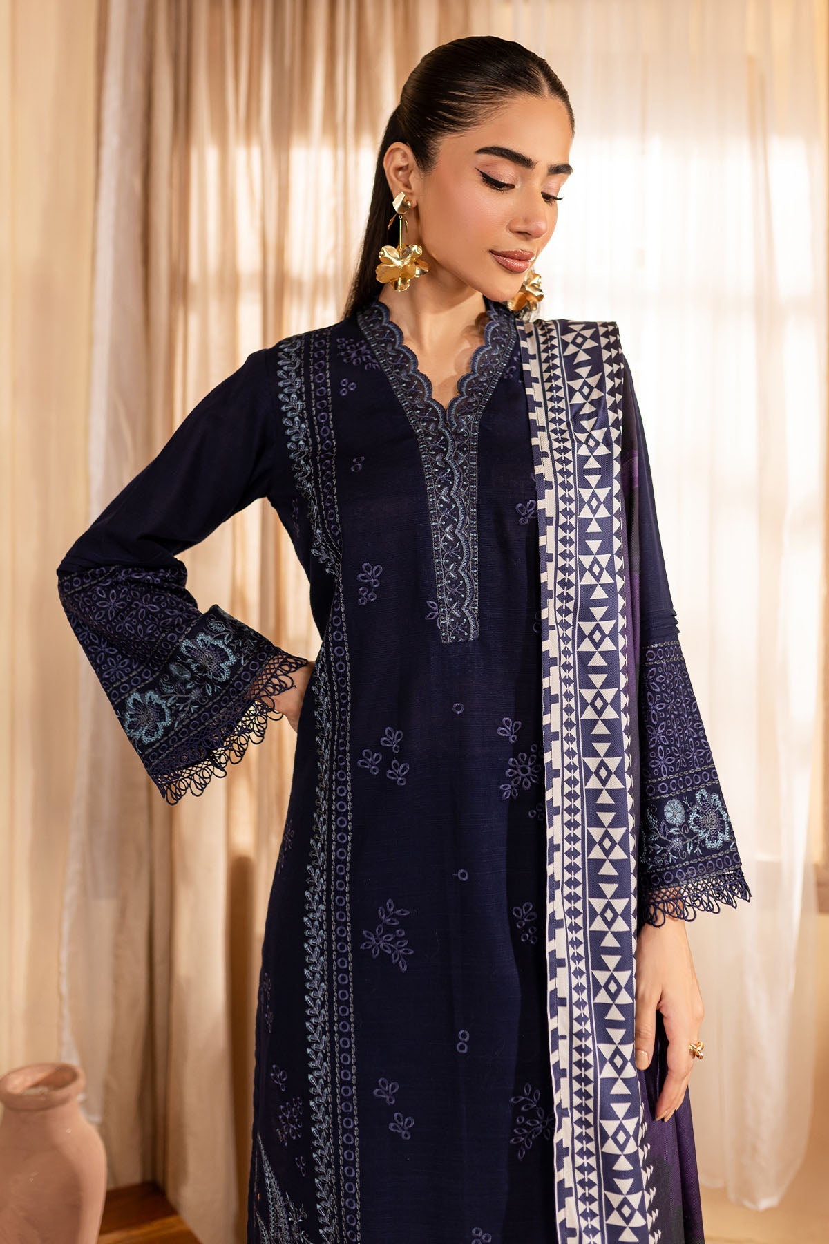 https://cdn.shopify.com/s/files/1/0551/9487/8152/files/2_ba9ae6c9-0861-4d07-9a63-93c98fd08e81.jpg?v=1735139182