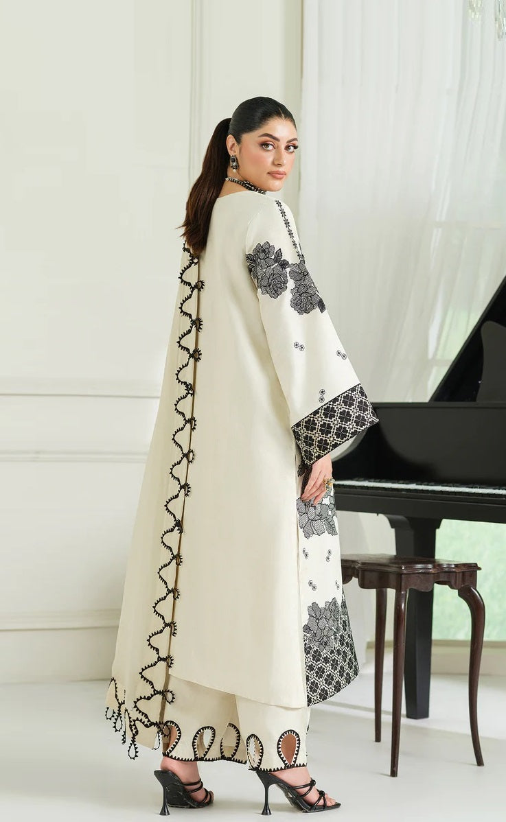 Pehnawa Luxury Lawn Embroidered 3 Pc Stitched Suit - PA 0007