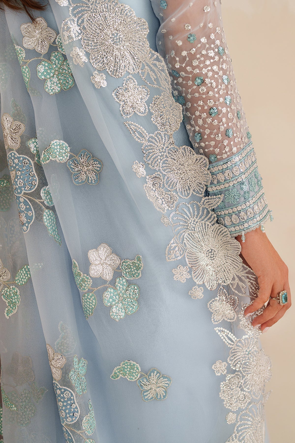 Farasha – Frosted Mist Style