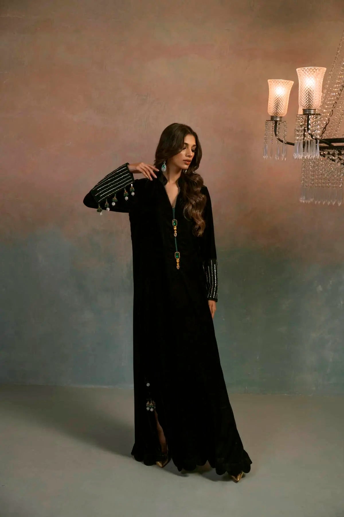 Velvet '25 - Eclipse Black