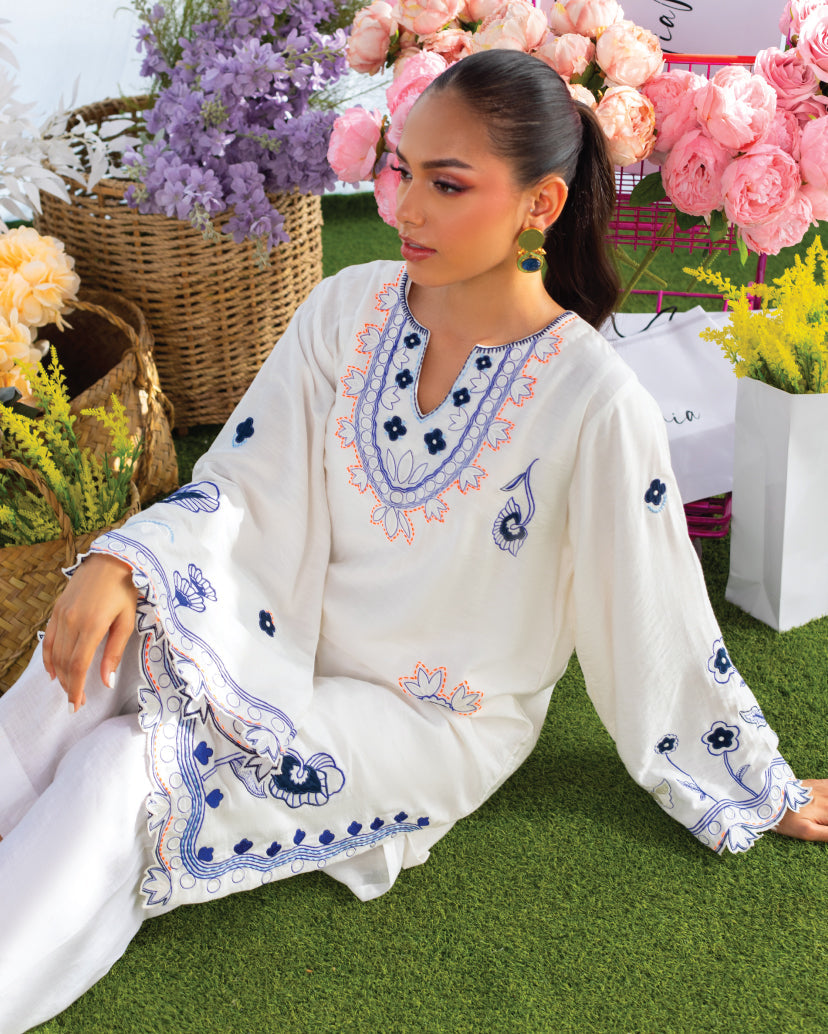 https://cdn.shopify.com/s/files/1/0643/9449/4197/files/2_e0e2f3cc-6fbc-4187-aa60-4410e9d6f810.jpg?v=1727779182