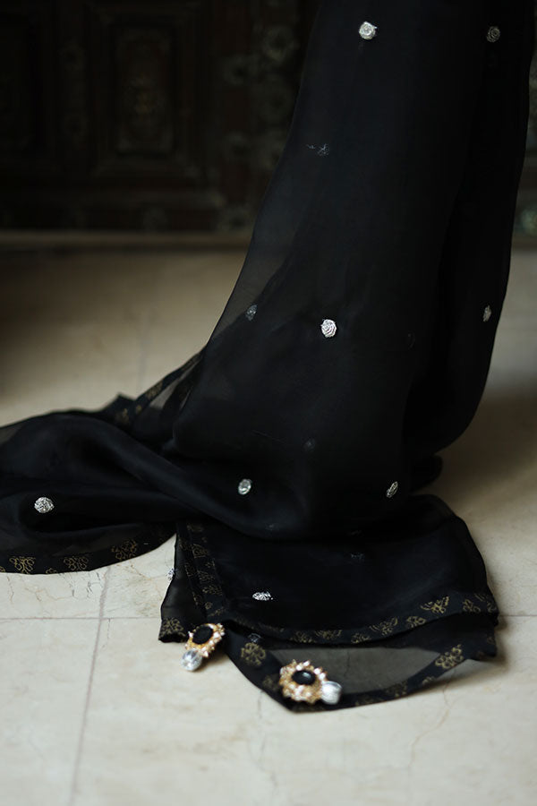 Nauratan | The Velvet Series - Black