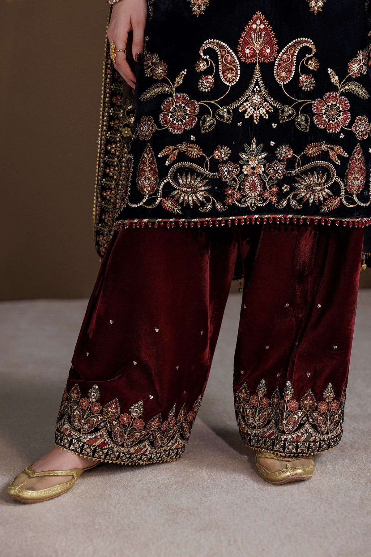 EMBROIDERED VELVET SF-4547