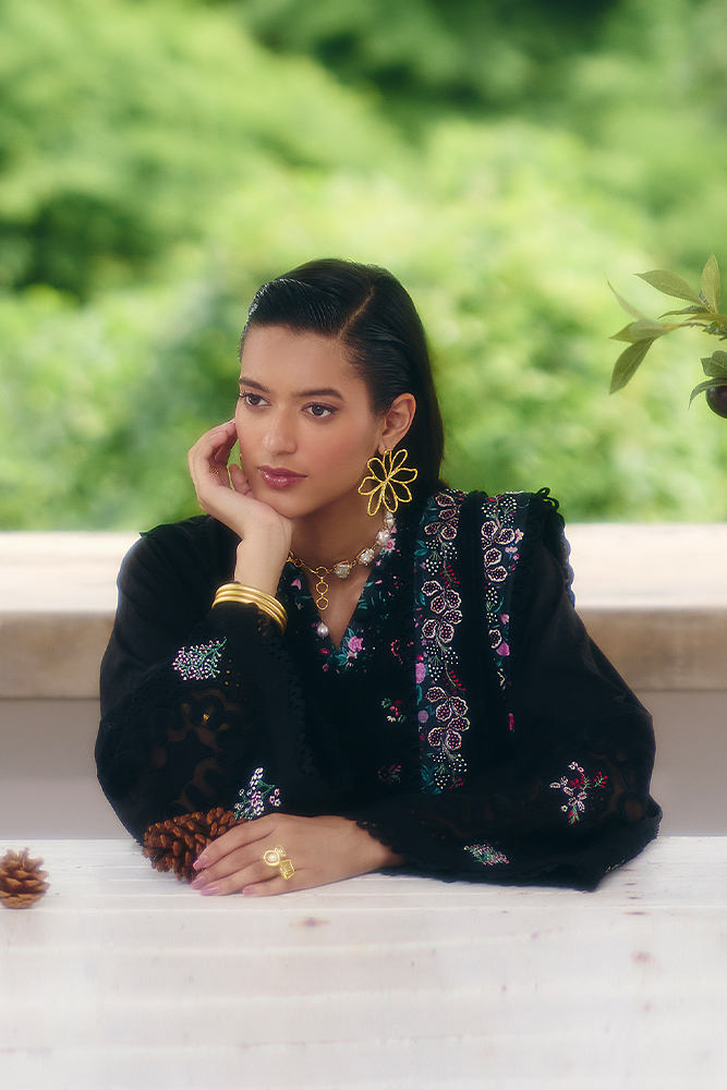 https://cdn.shopify.com/s/files/1/1146/5868/files/31-Neesha.png?v=1729232121