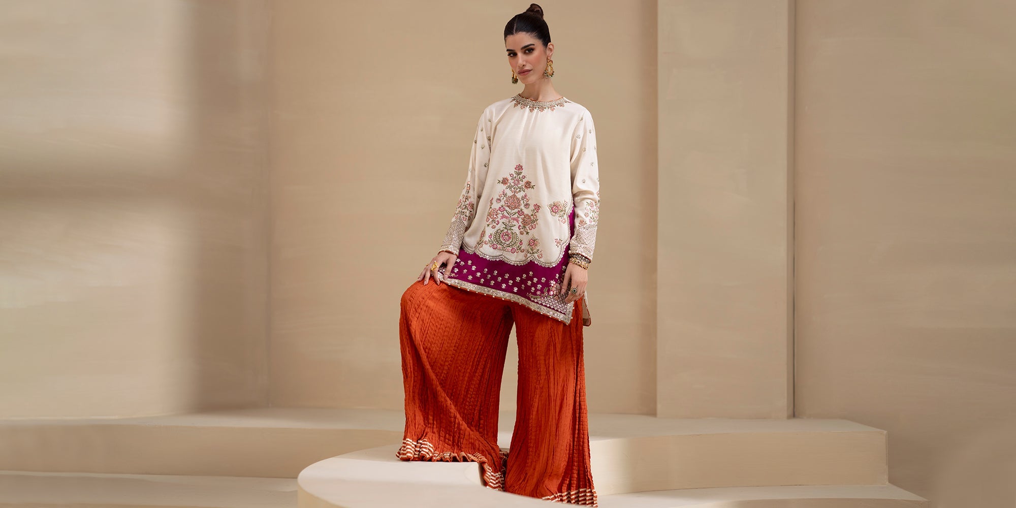 EMBROIDERED SUIT (E0931/104/004)