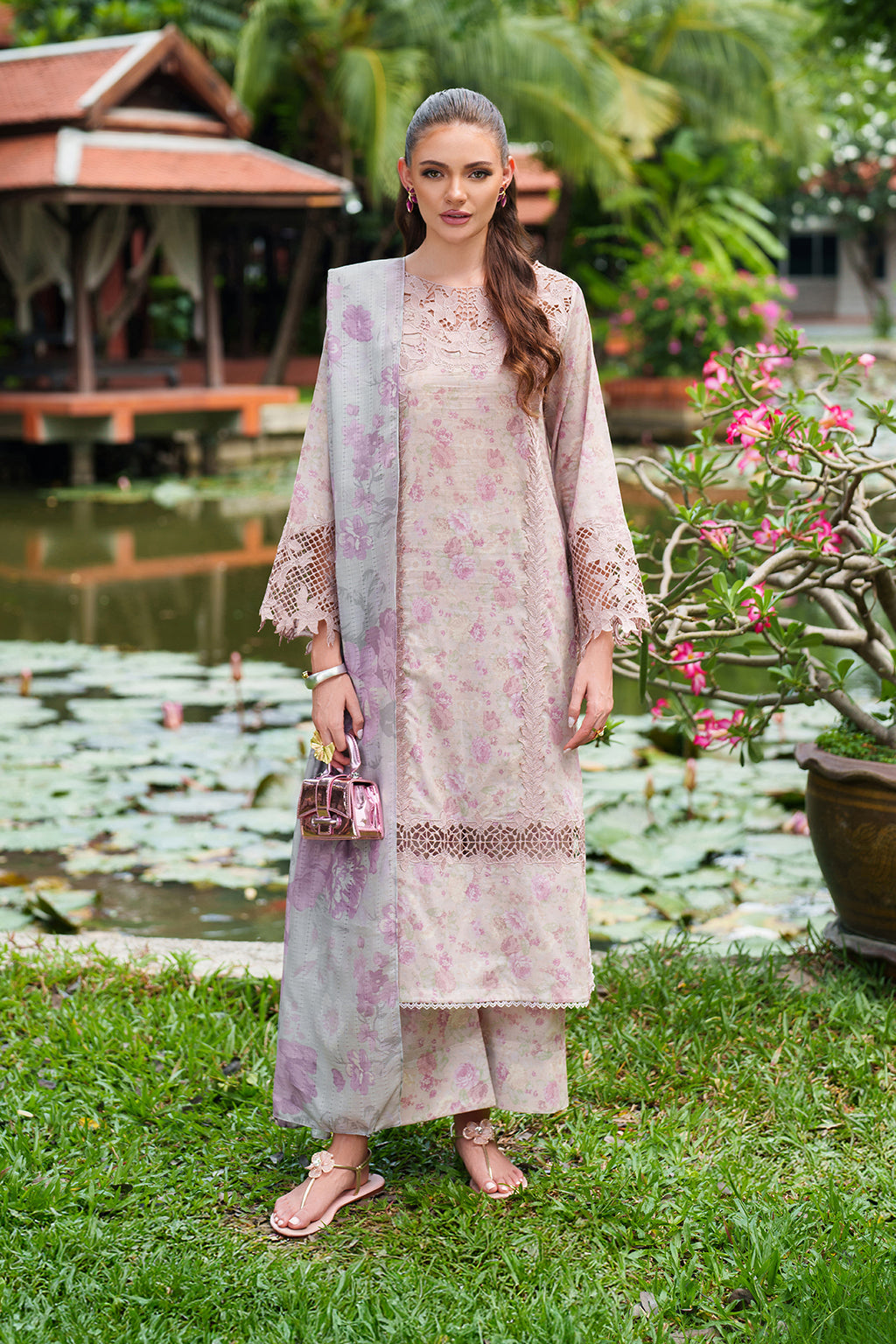 UE-505 Embroidered Lawn