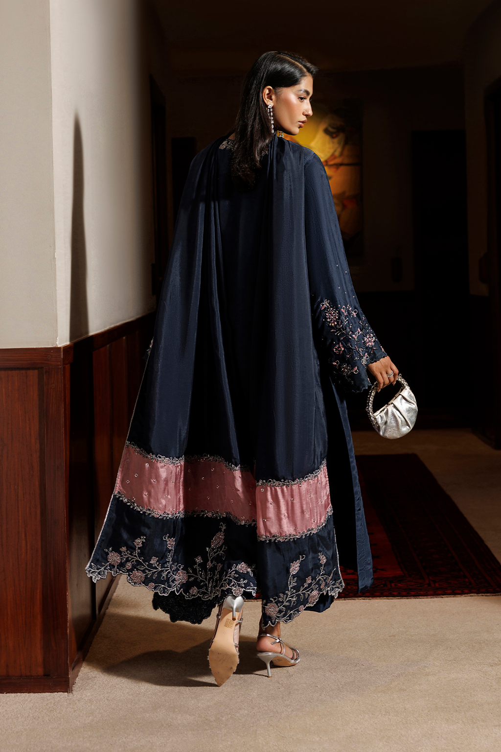 UE-723 Embroidered Ramen Silk