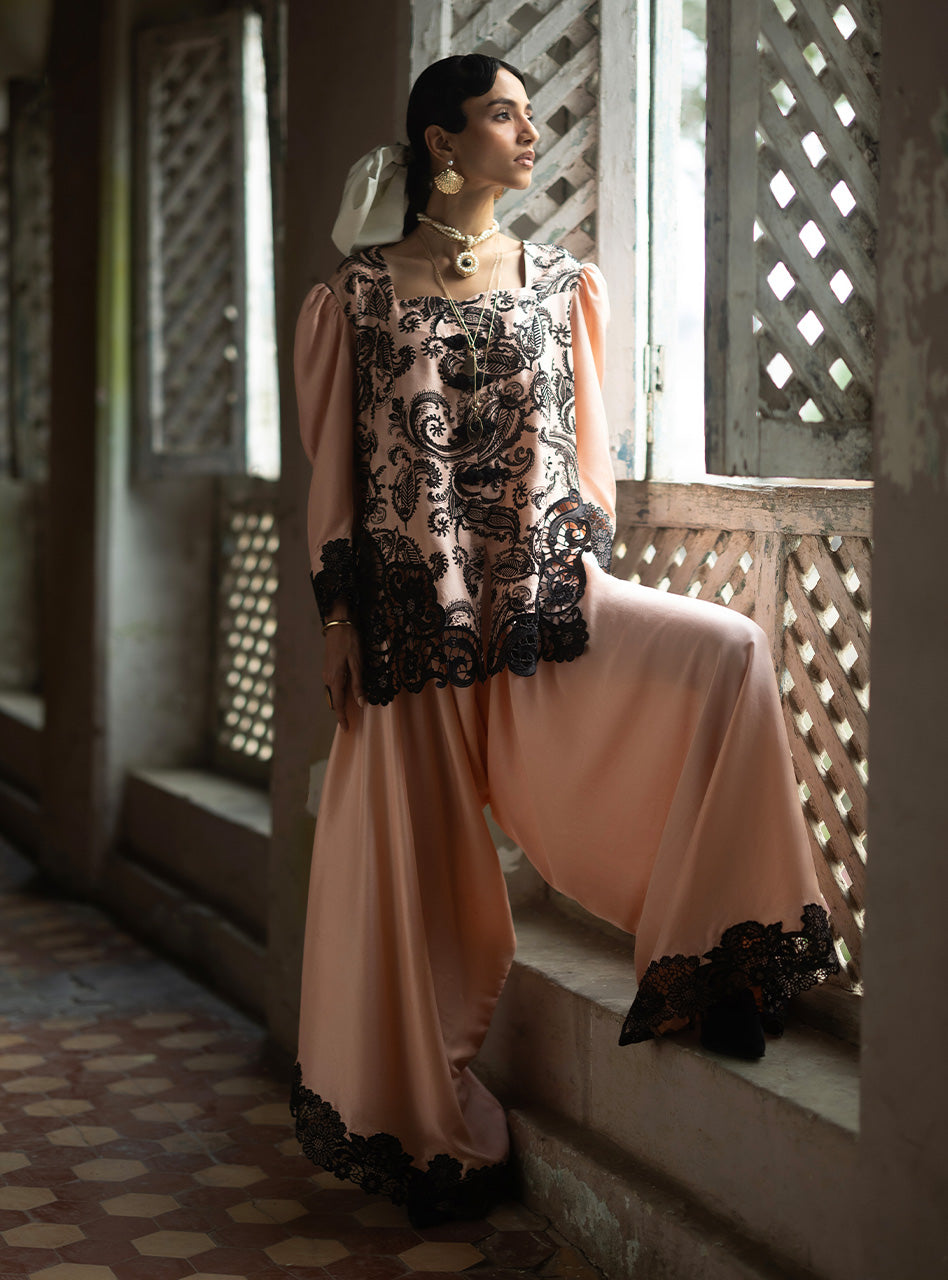 Coral Chantilly