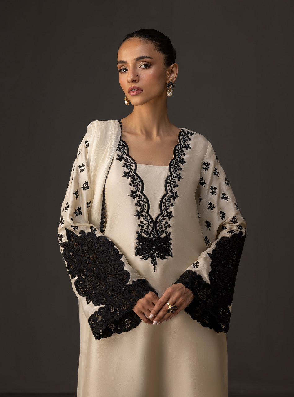 Ivory Noir