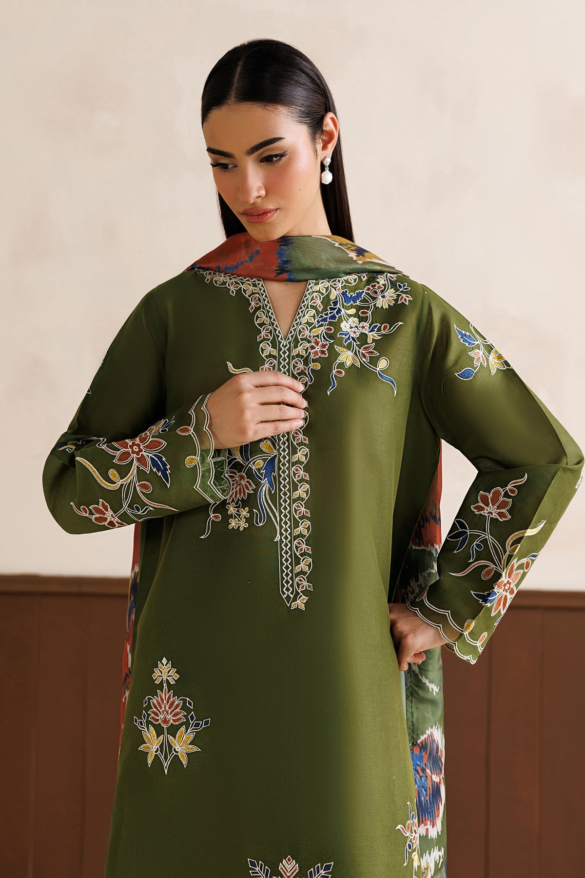 EMBROIDERED LAWN UF-4472