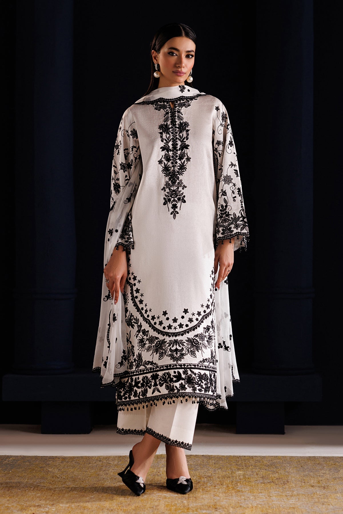 EMBROIDERED JACQUARD SILK SF-4442