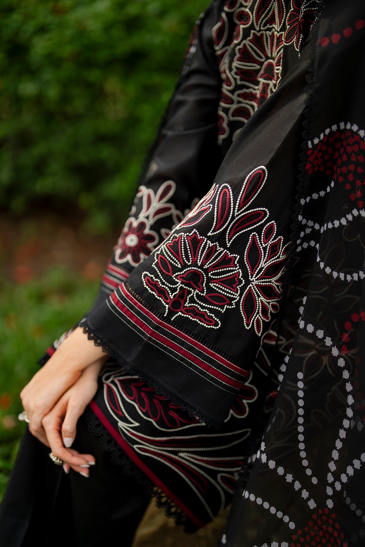 EMBROIDERED LAWN UF-4200