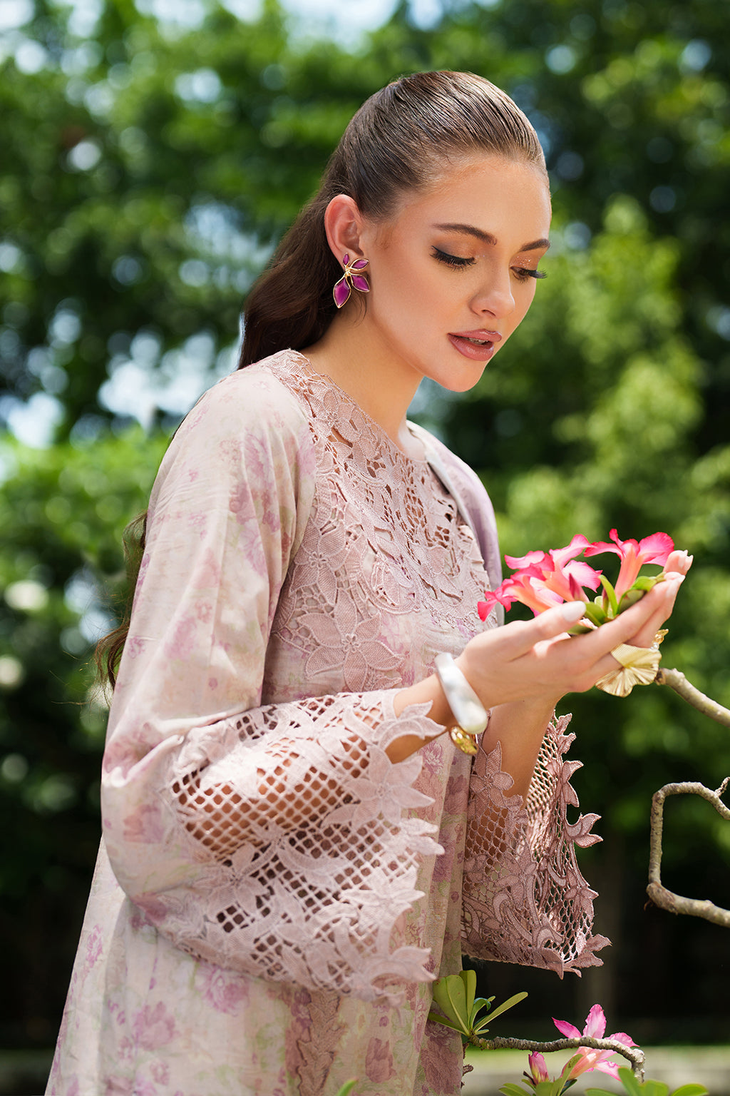 UE-505 Embroidered Lawn