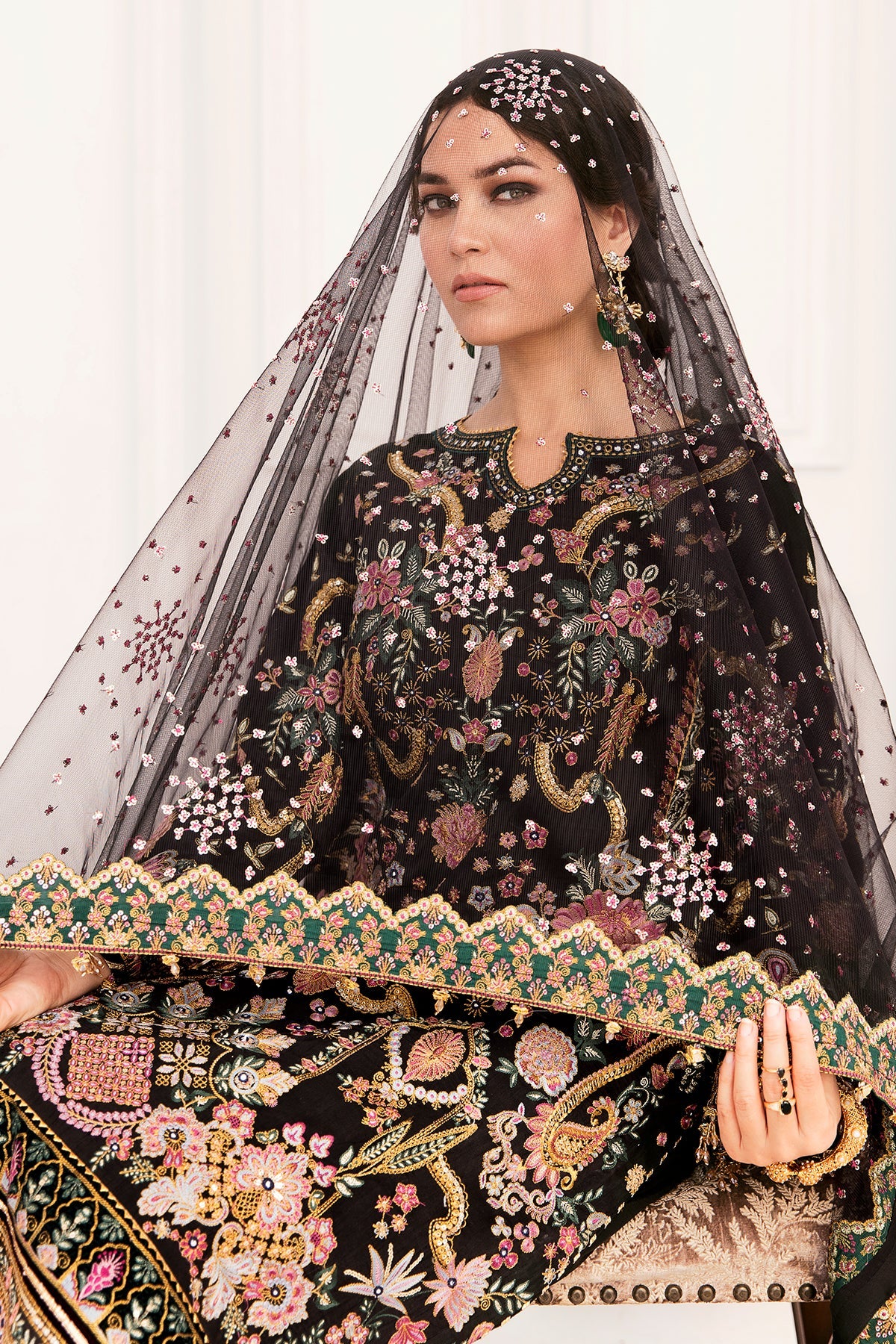 EMBROIDERED SILK CH11-04 STITCHED