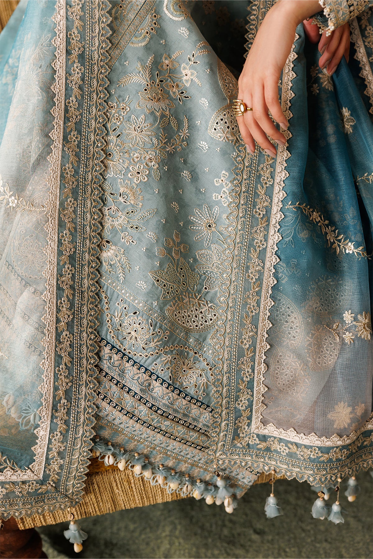EMBROIDERED LAWN EL26-D01 STITCHED