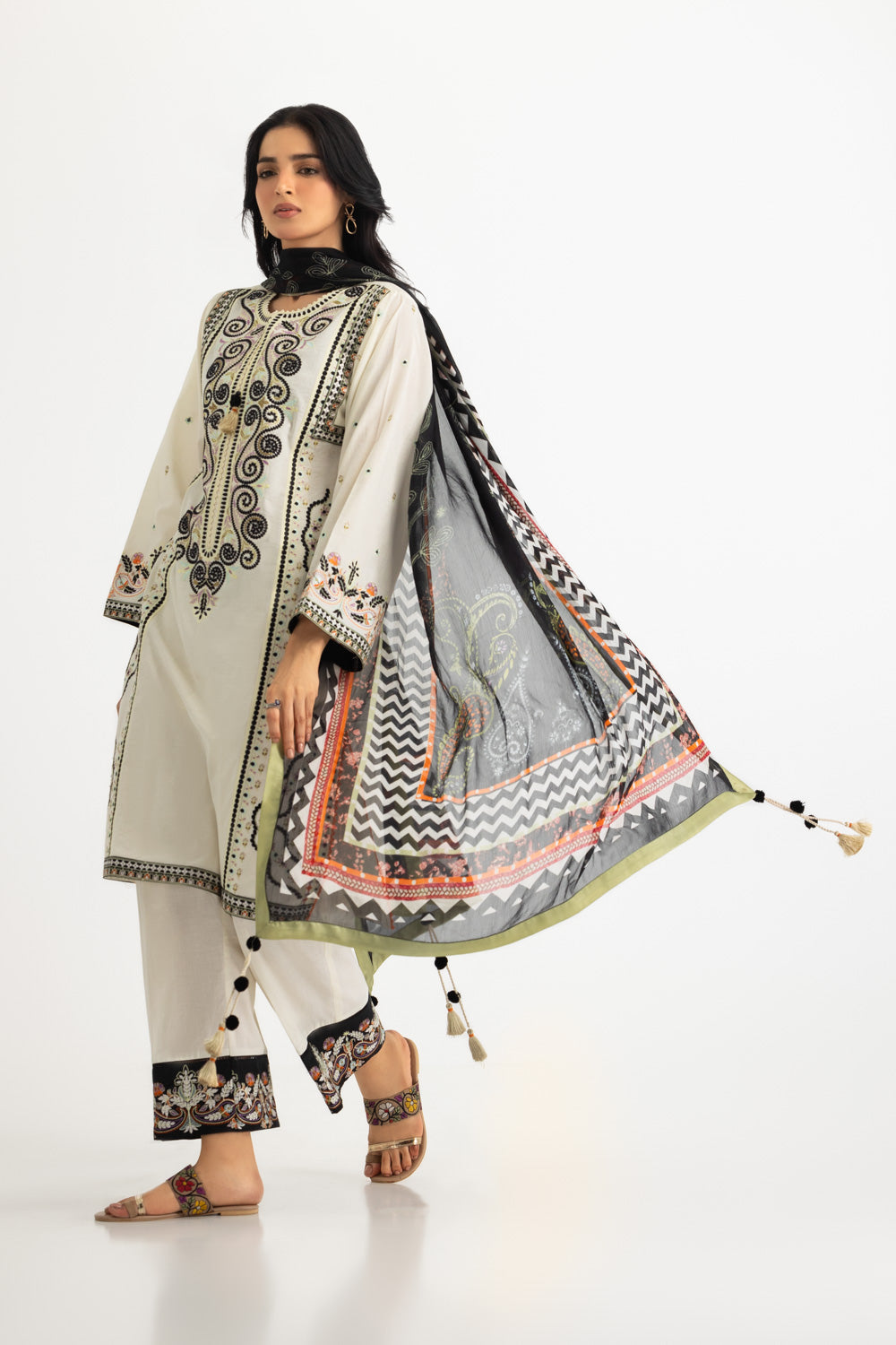 3Pc Cambric Embroidered Suit