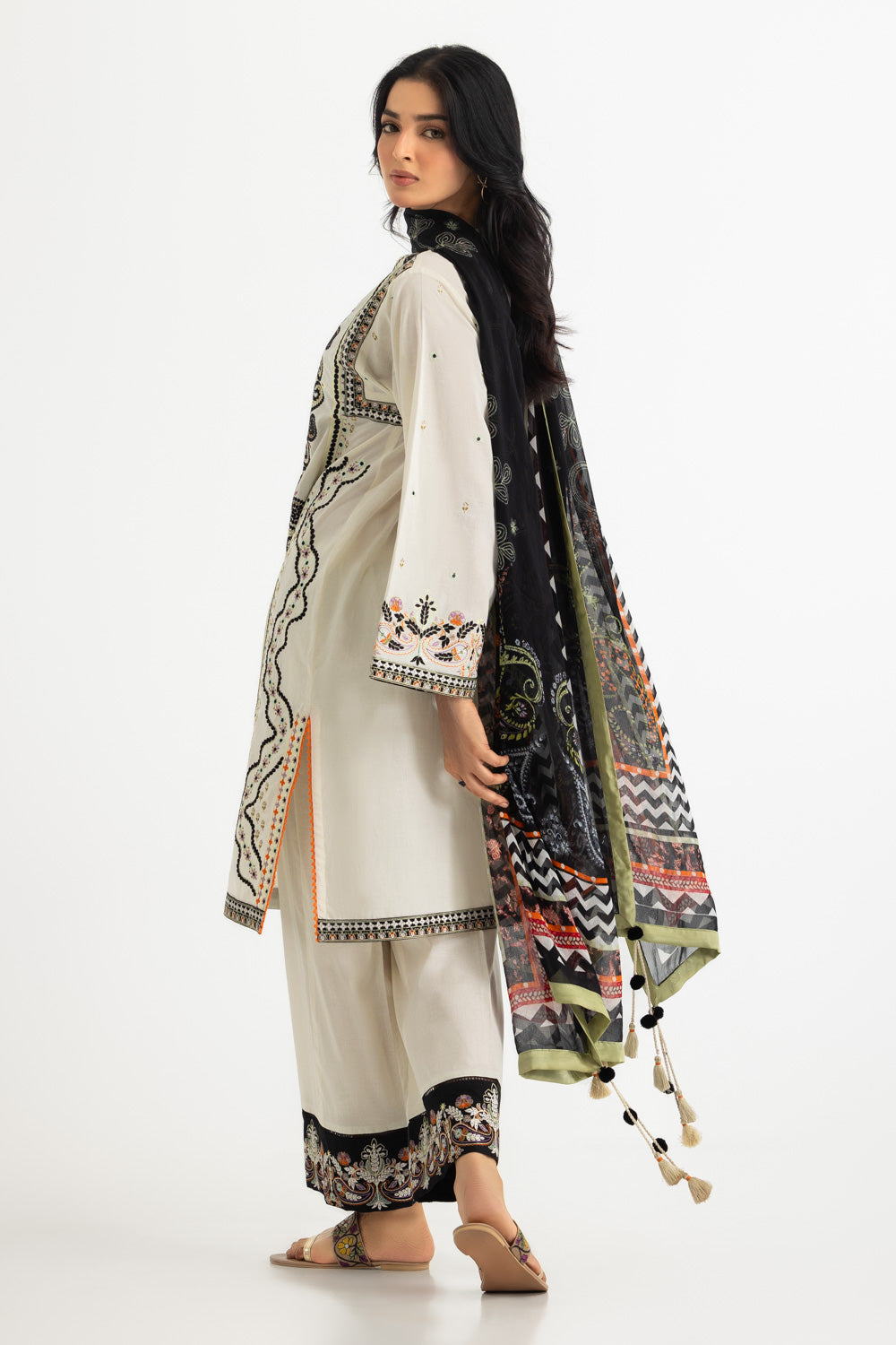 3Pc Cambric Embroidered Suit