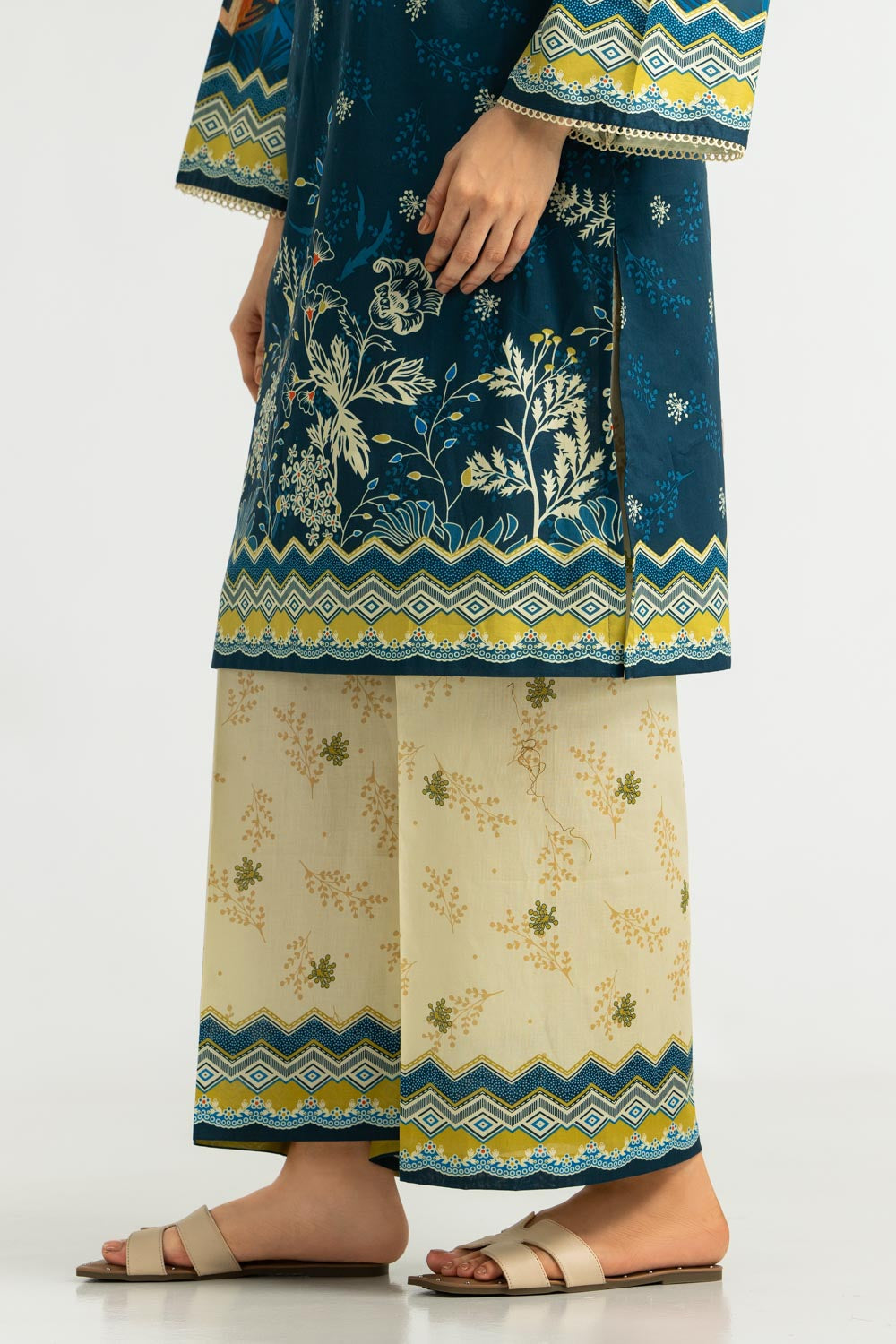 3PC Cambric Printed Suit With Embroidered