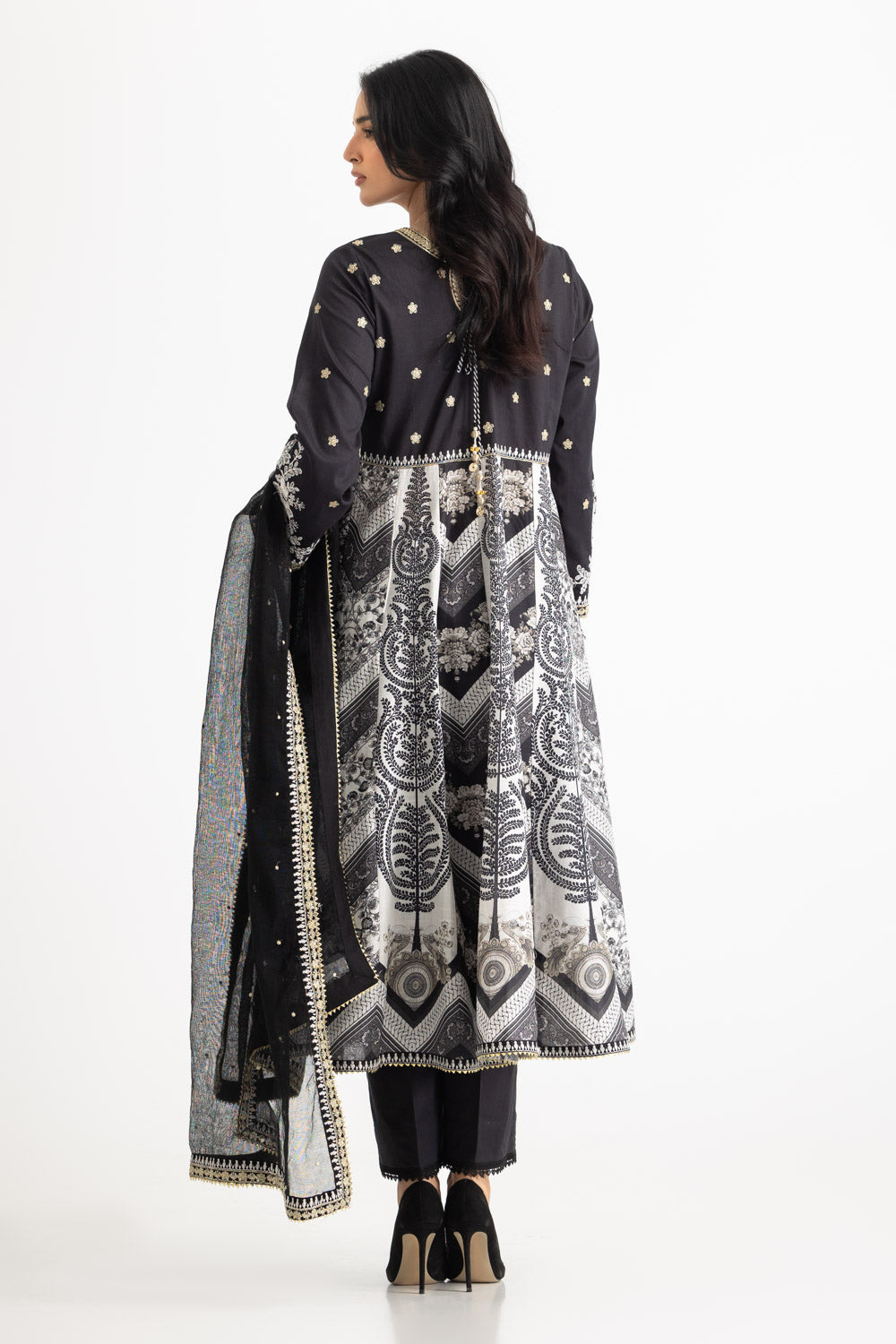3Pc Cross Hatch Printed Suit With Embroidered