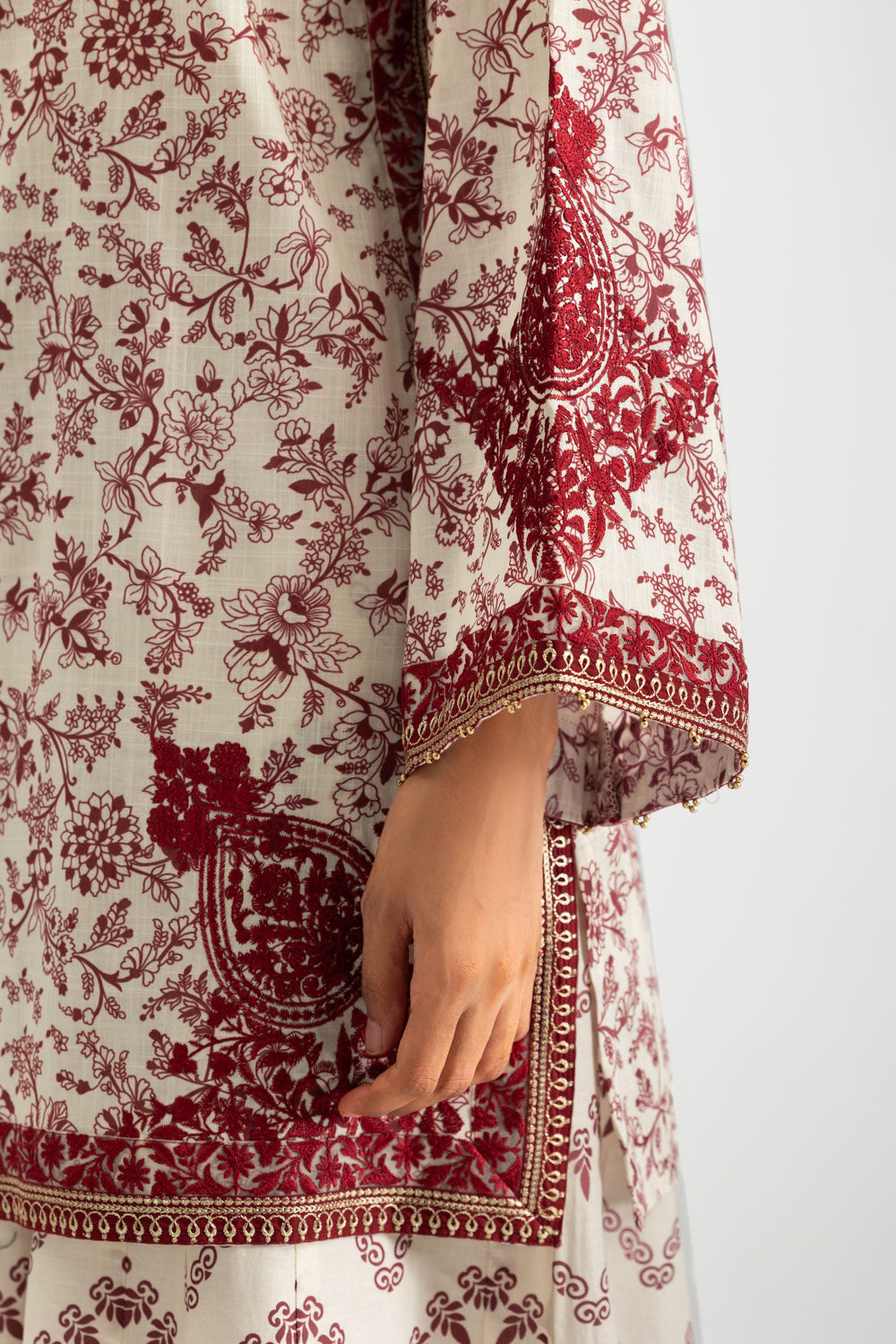 3PC Cross Hatch Printed Suit With Embroidered