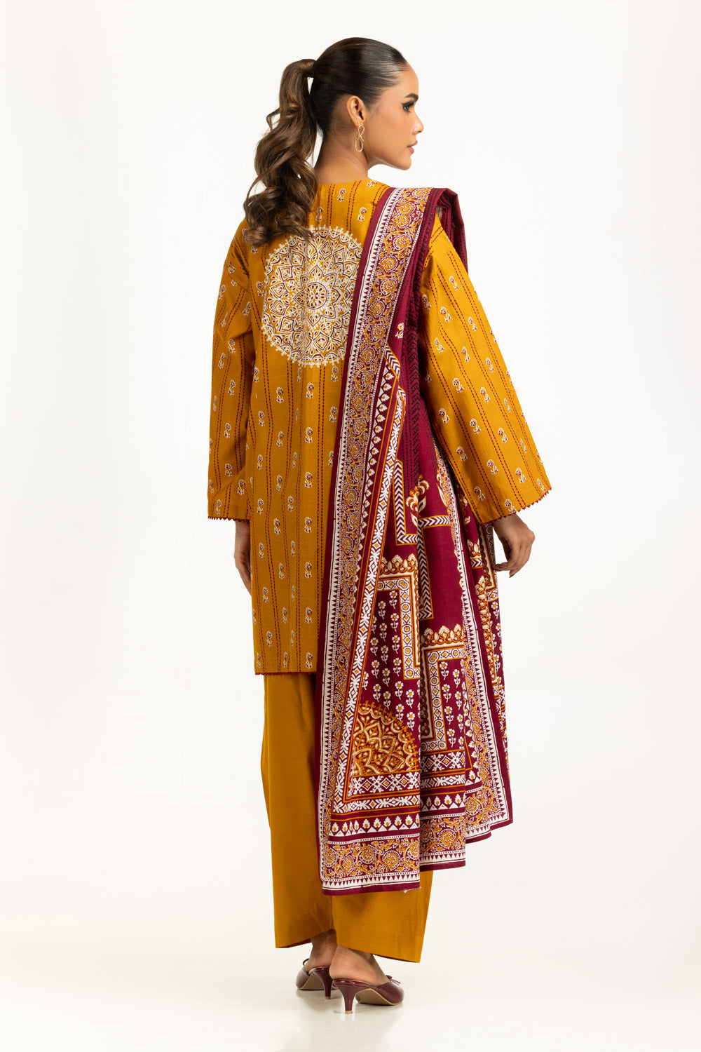 3Pc Khaddar Printed Suit