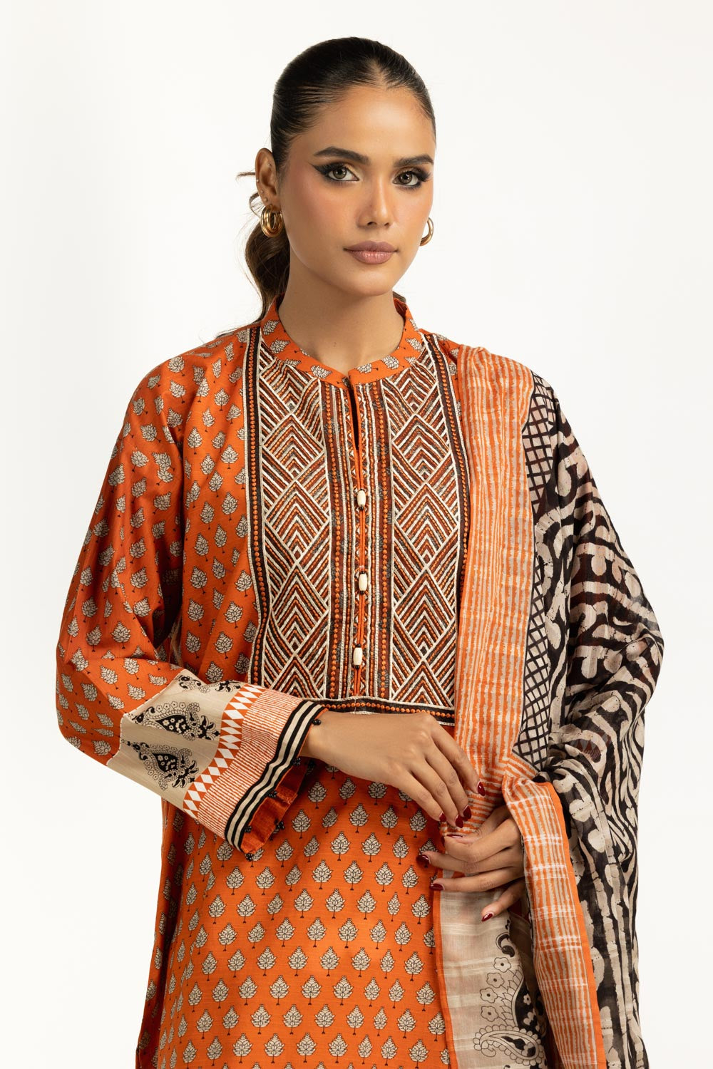 3PC Khaddar Printed Suit With Embroidered