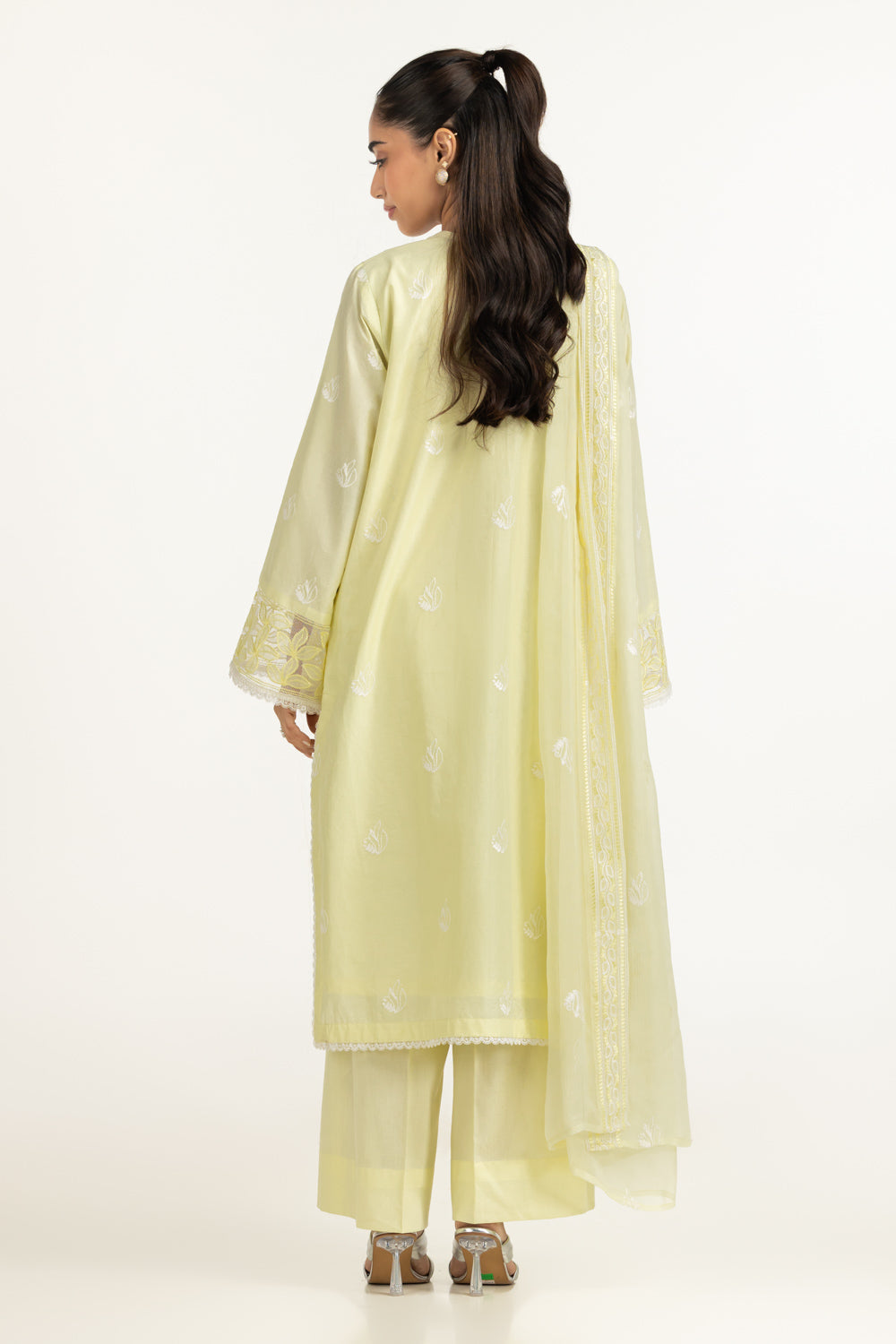 3Pc Lawn Embroidered Suit