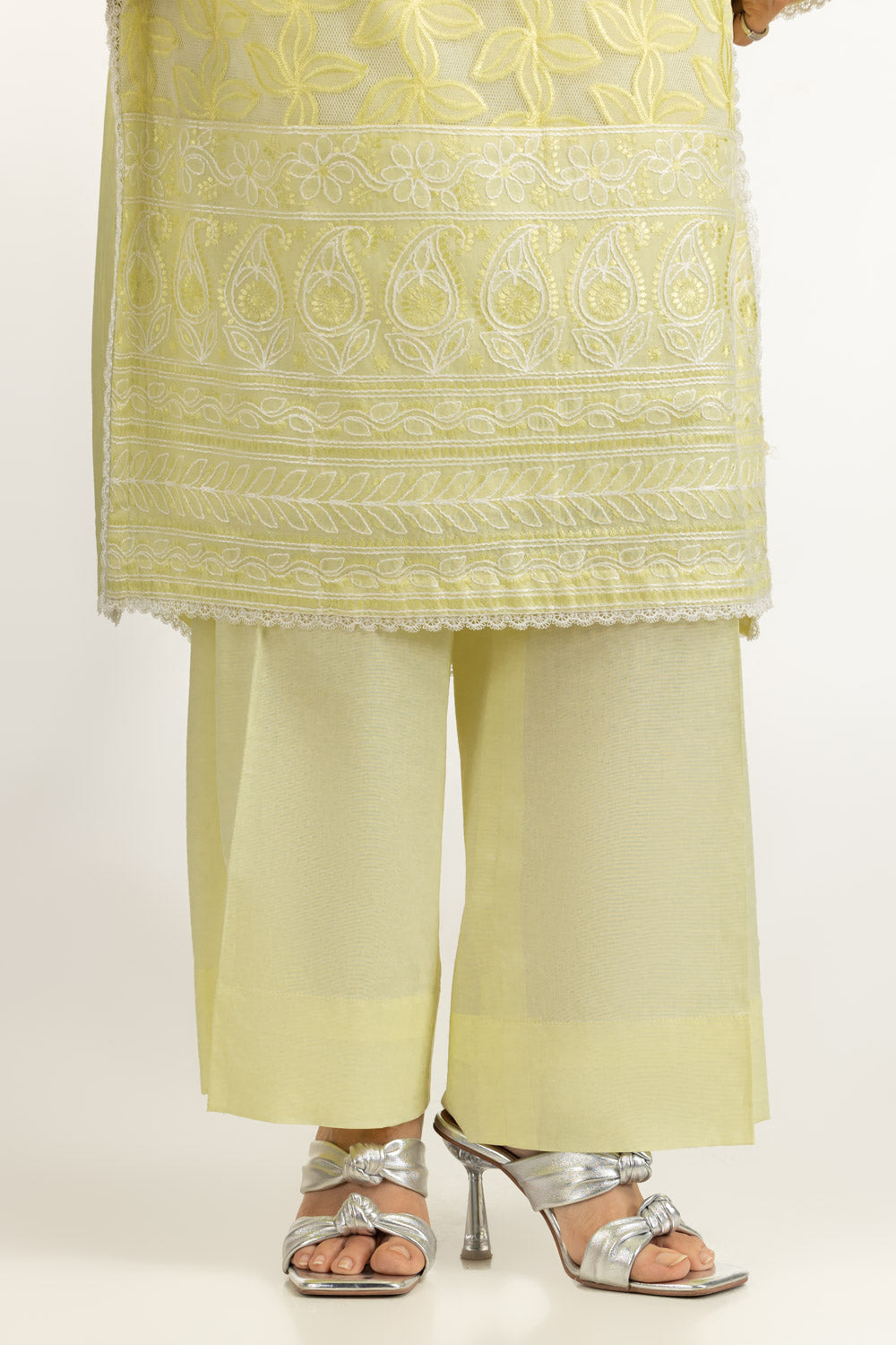 3Pc Lawn Embroidered Suit