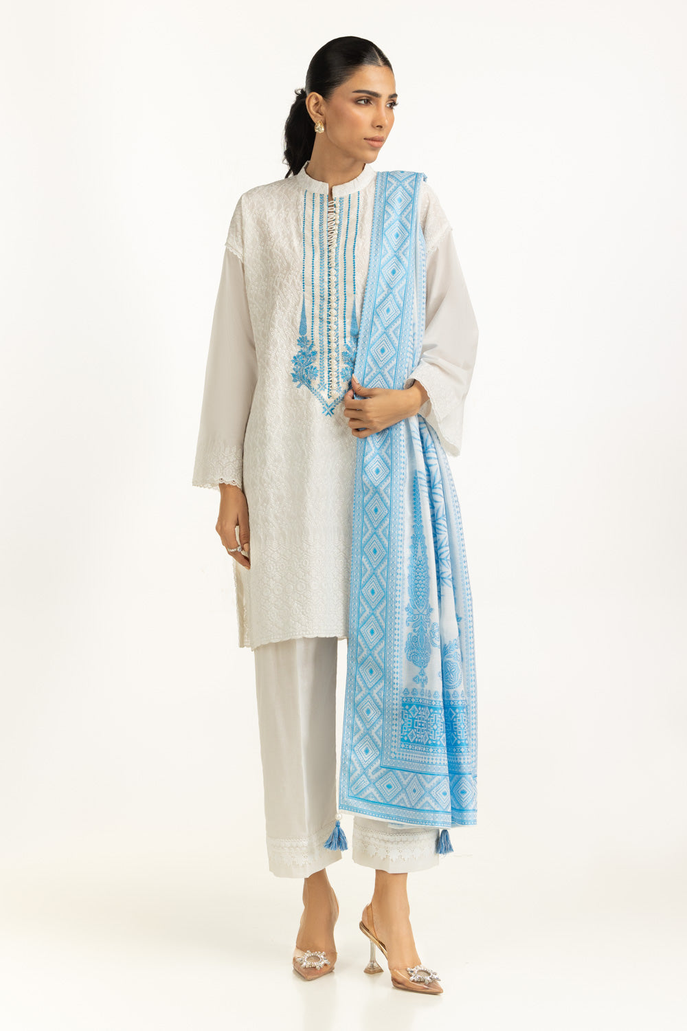 3Pc Lawn Embroidered Suit