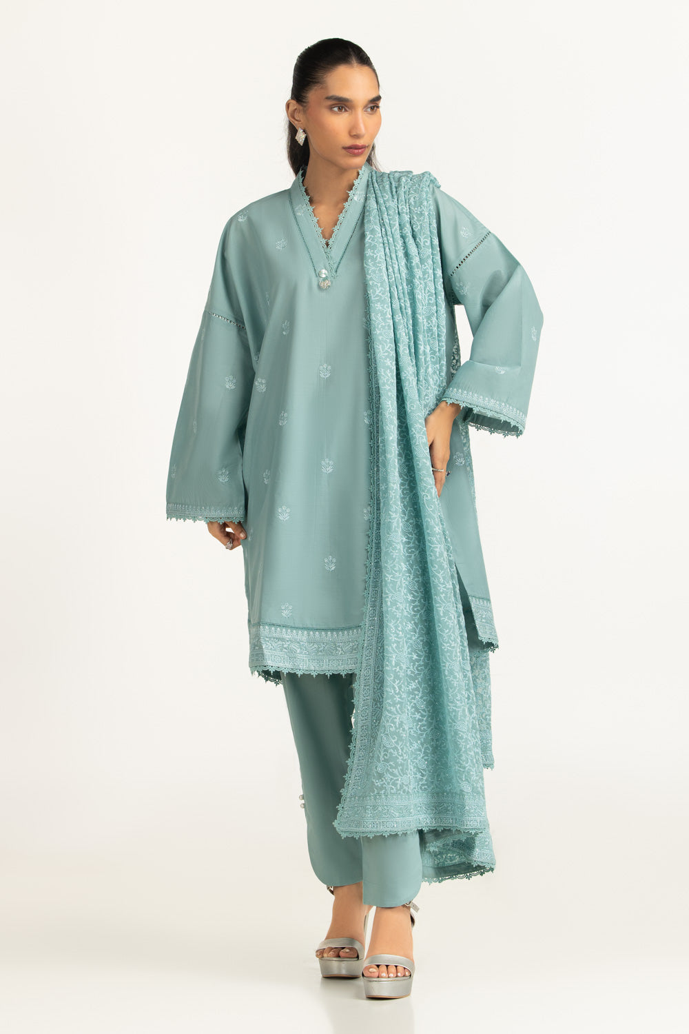 3Pc Lawn Embroidered Suit