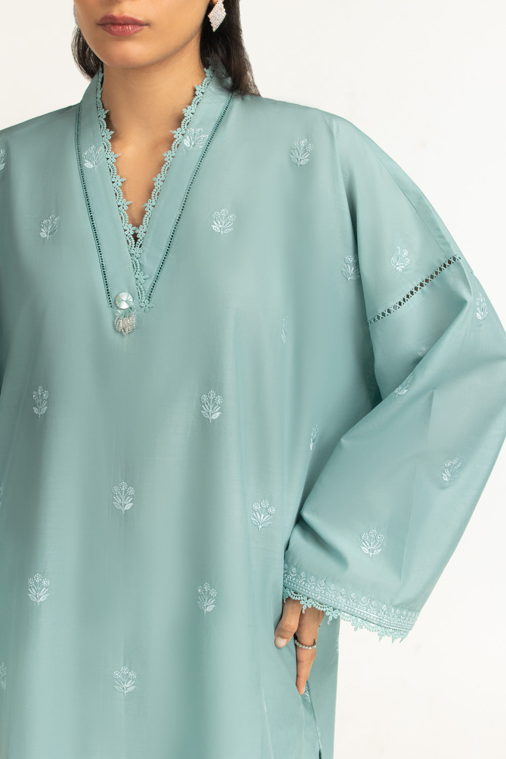 3Pc Lawn Embroidered Suit