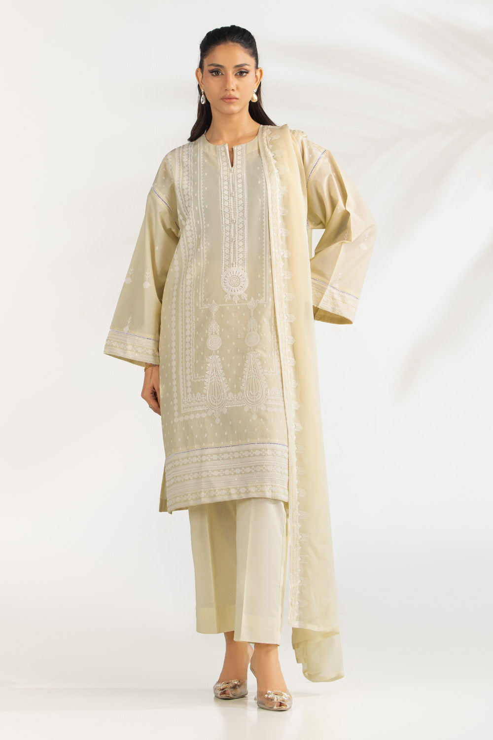 3Pc Lawn Embroidered Suit