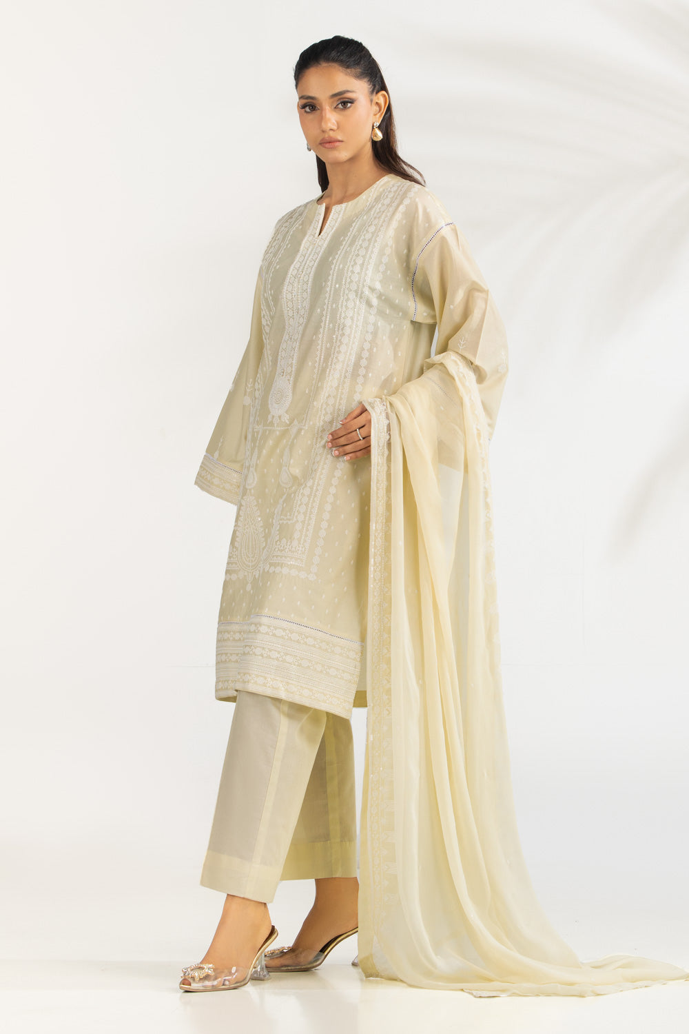 3Pc Lawn Embroidered Suit
