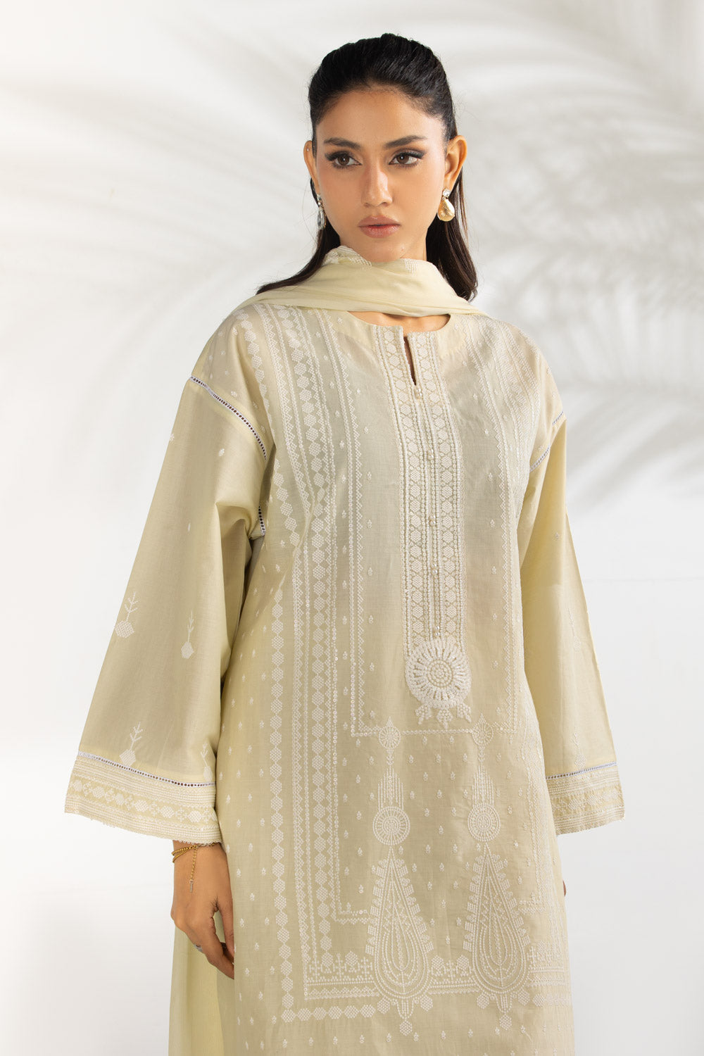 3Pc Lawn Embroidered Suit