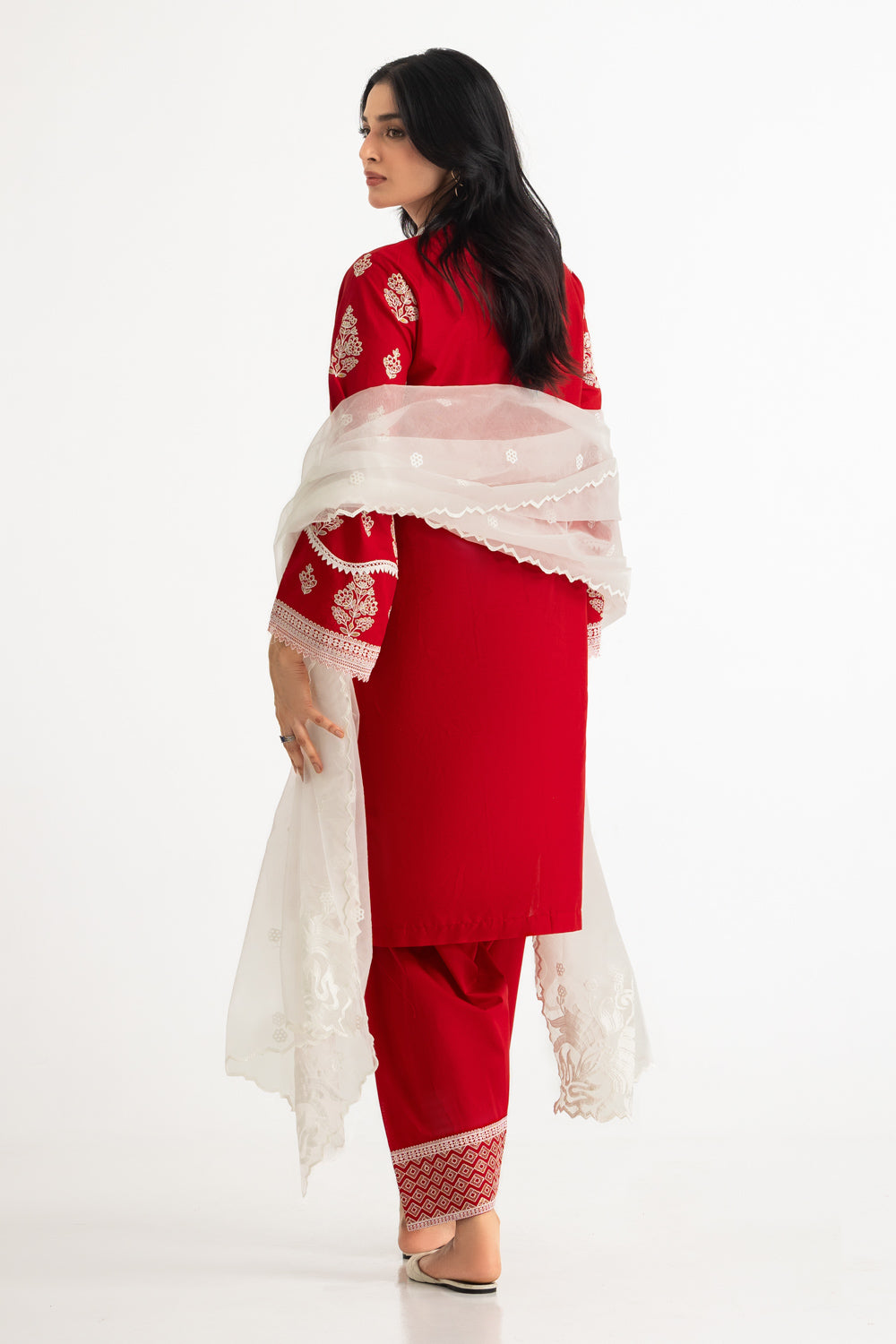 3Pc Lawn Embroidered Suit