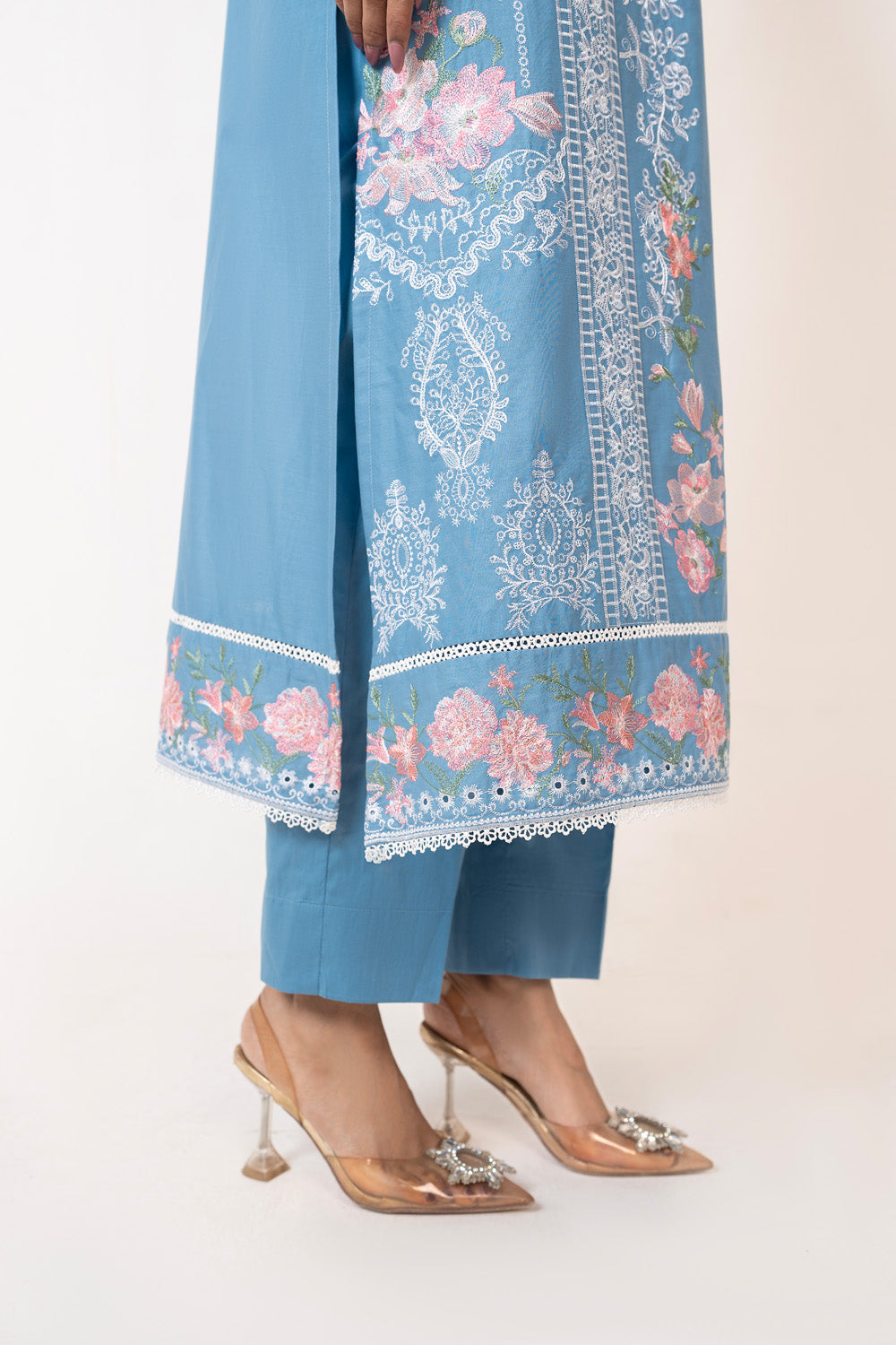 3PC Lawn Embroidered Suit