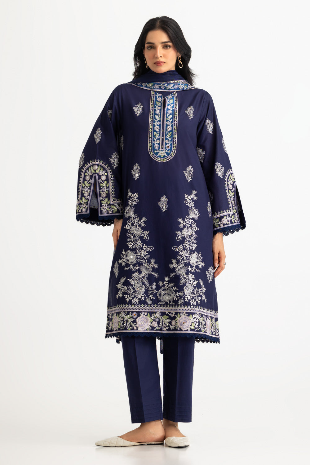 3Pc Lawn Embroidered Suit