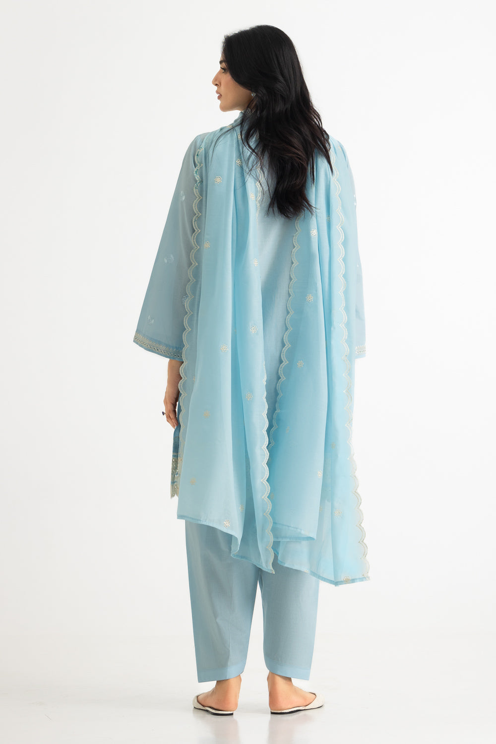 3Pc Lawn Embroidered Suit