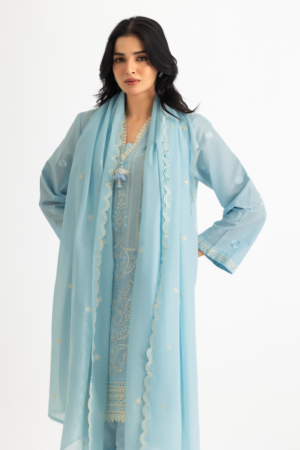 3Pc Lawn Embroidered Suit