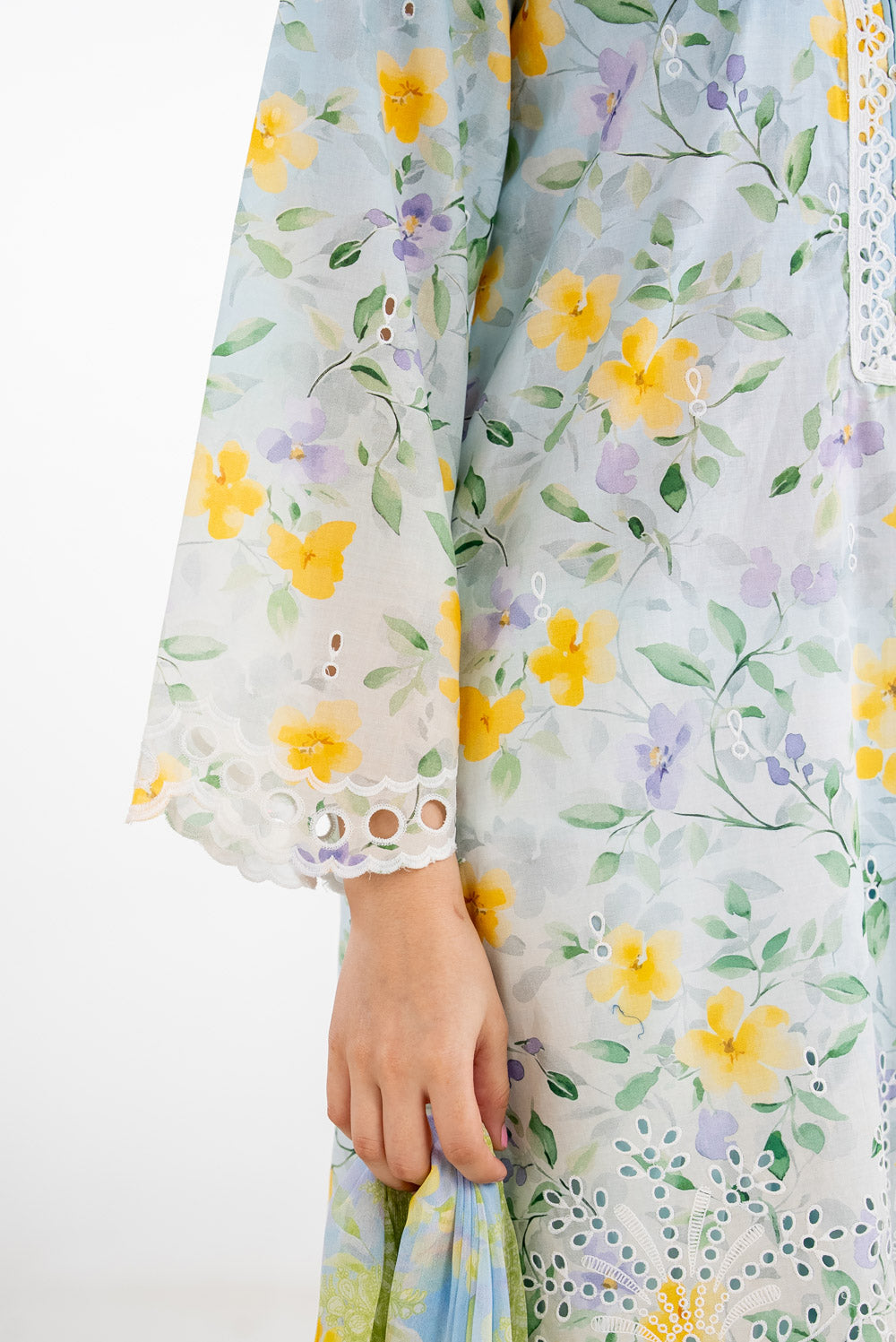 3Pc Lawn Printed Suit With Embroidered