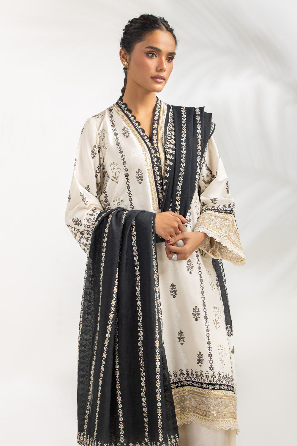 3PC Viscose Rawsilk Embroidered Suit