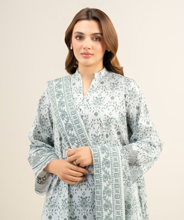 3 Piece - Embroidered Lawn Suit