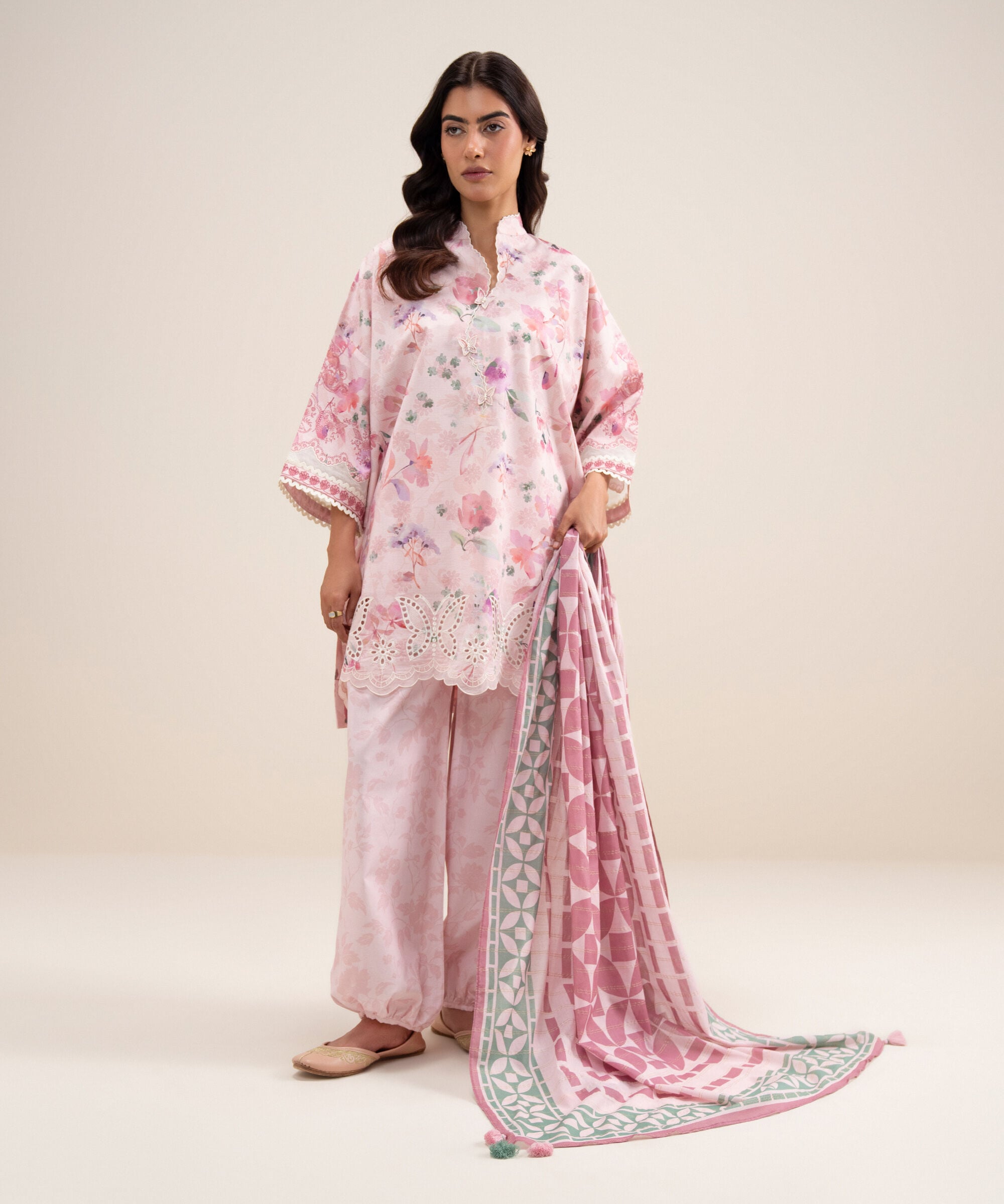 3 Piece - Embroidered Zari Lawn Suit