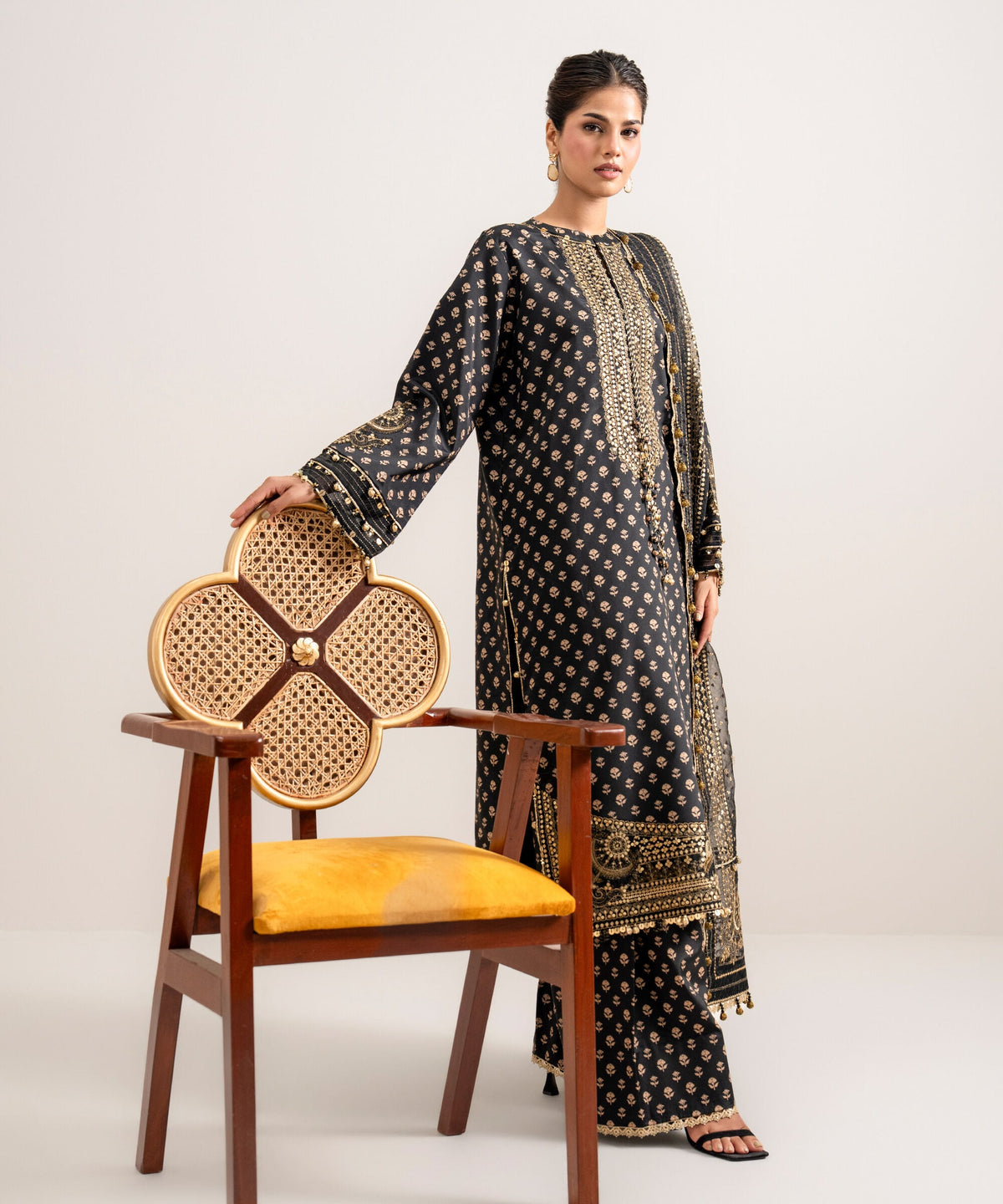 3 Piece - Embroidered Silk Suit 3PELXS26V837