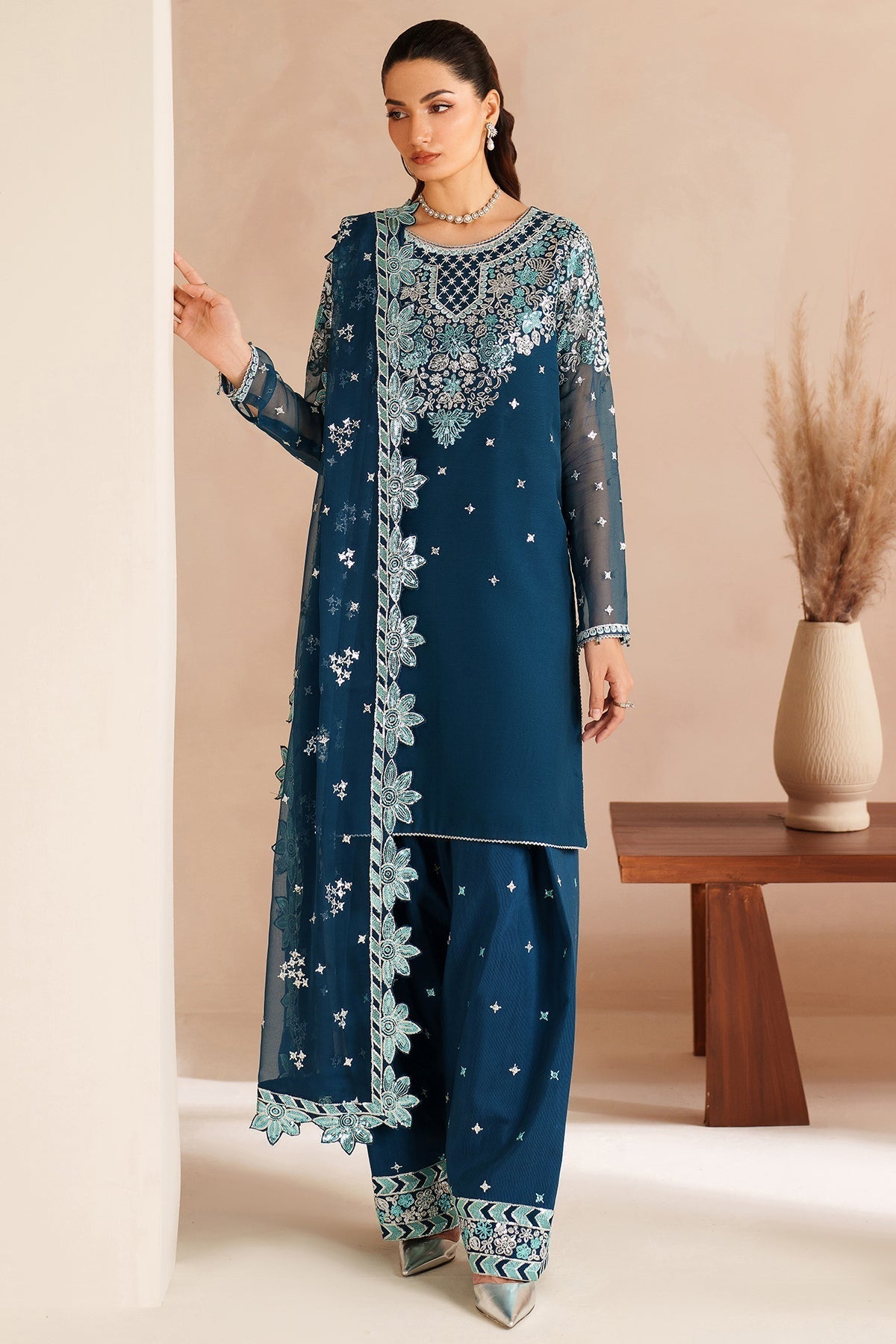 Farasha – Cobalt Haze Style